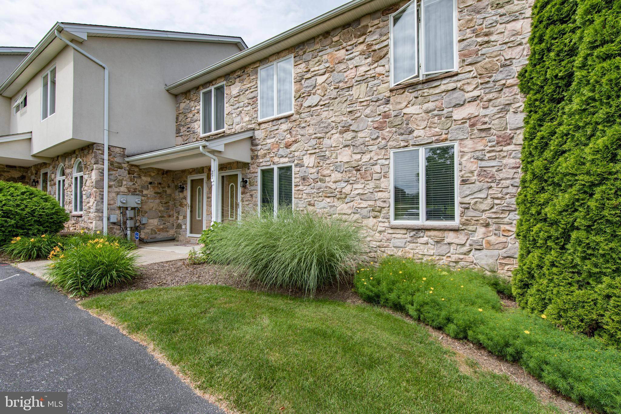 Easton, PA 18040,27 CHESTNUT COMMONS CT