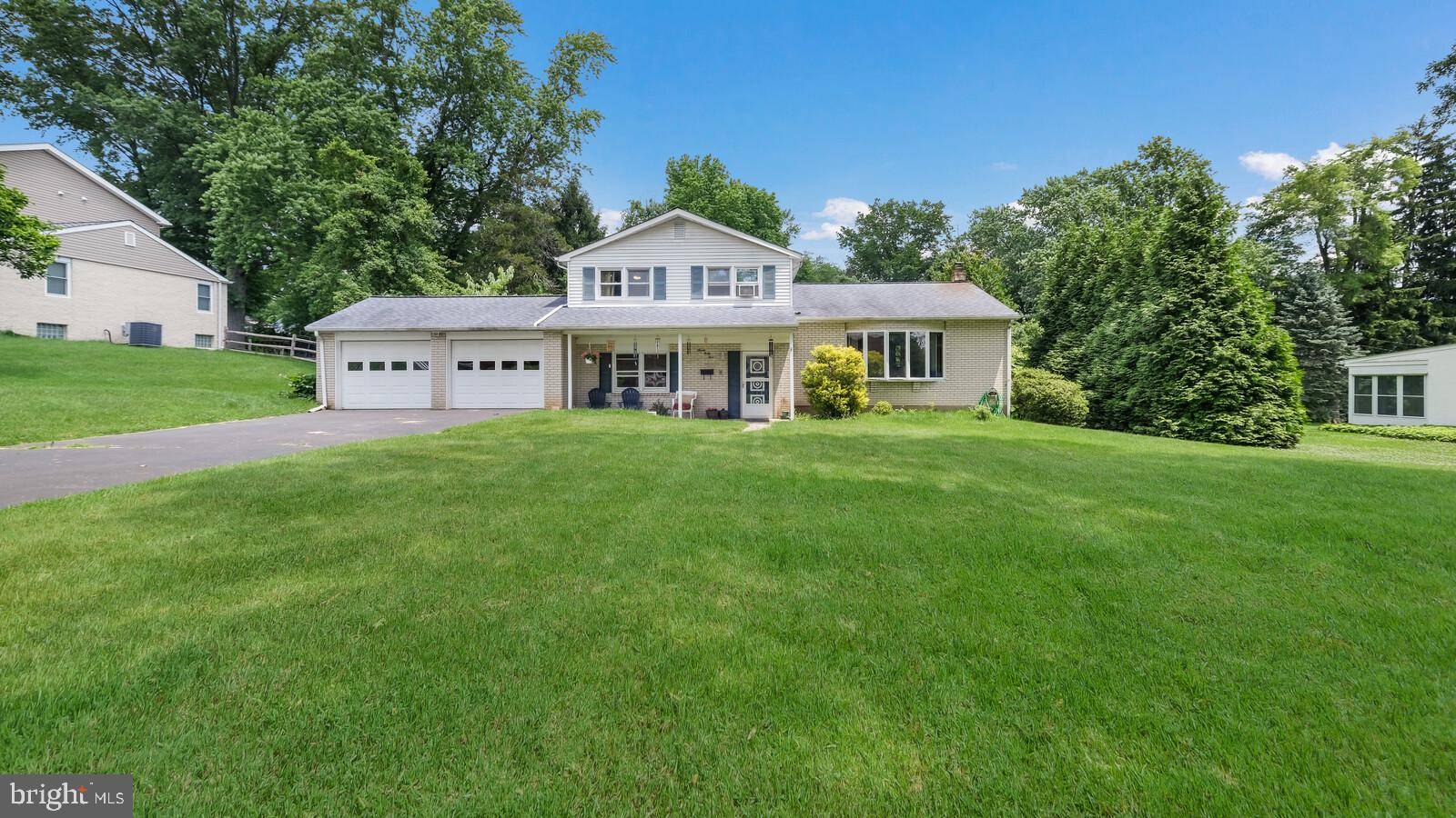 Warminster, PA 18974,745 HONEYSUCKLE DR