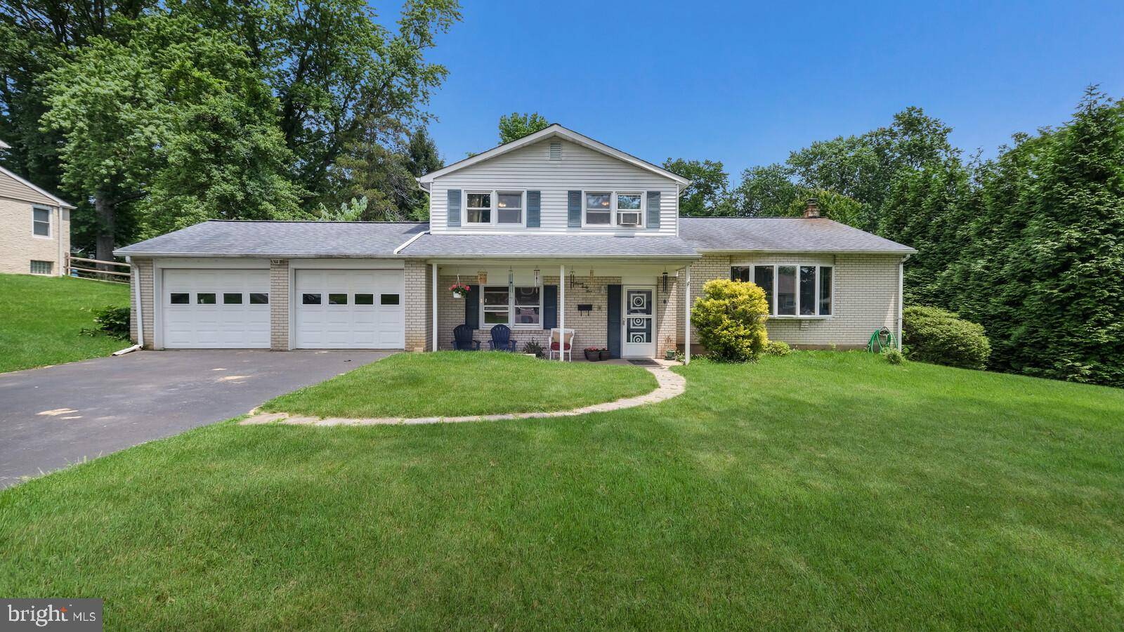 Warminster, PA 18974,745 HONEYSUCKLE DR