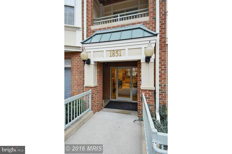 Reston, VA 20190,1851 STRATFORD PARK PL #115