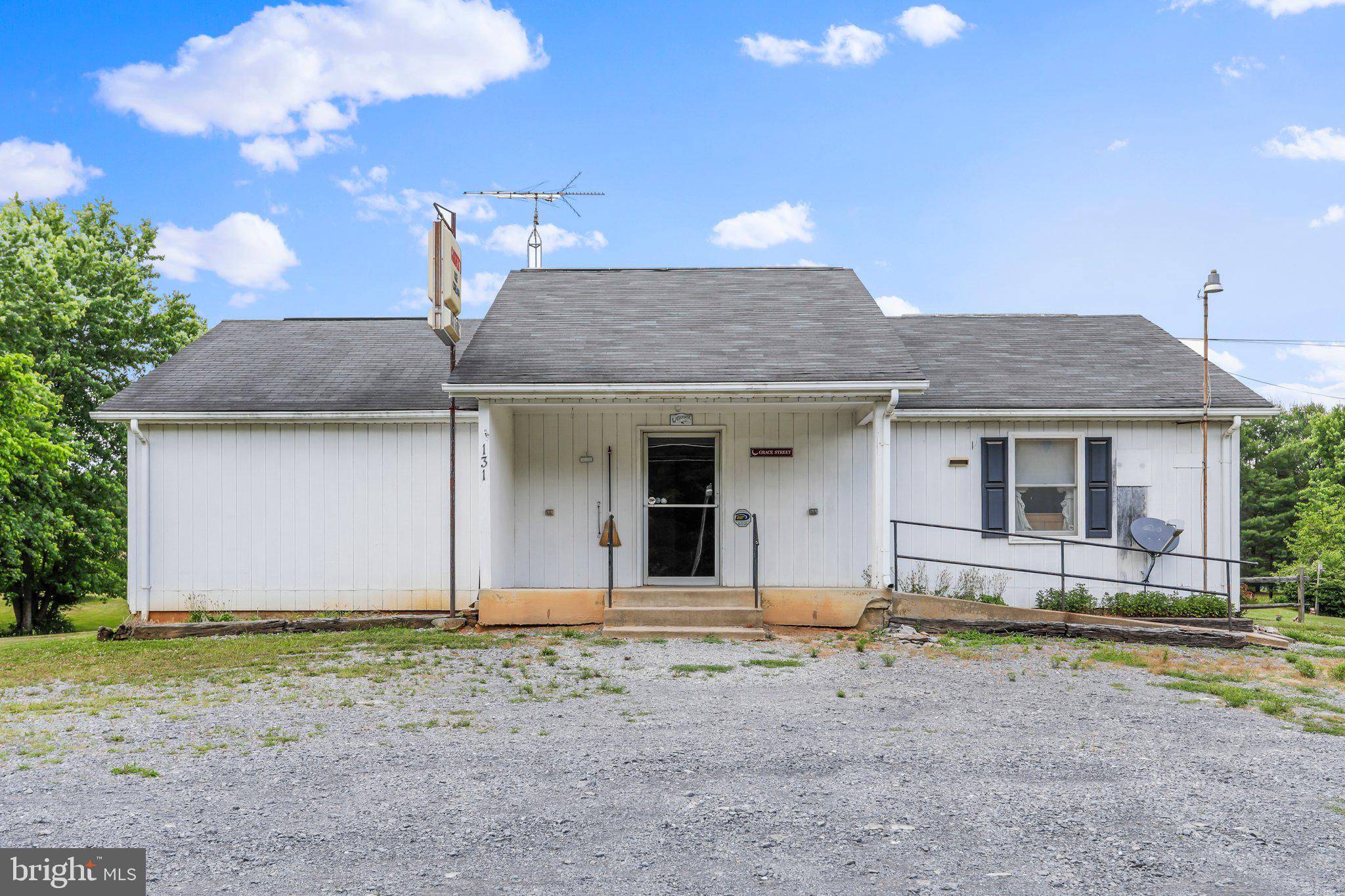 Kearneysville, WV 25430,131 GRACE ST