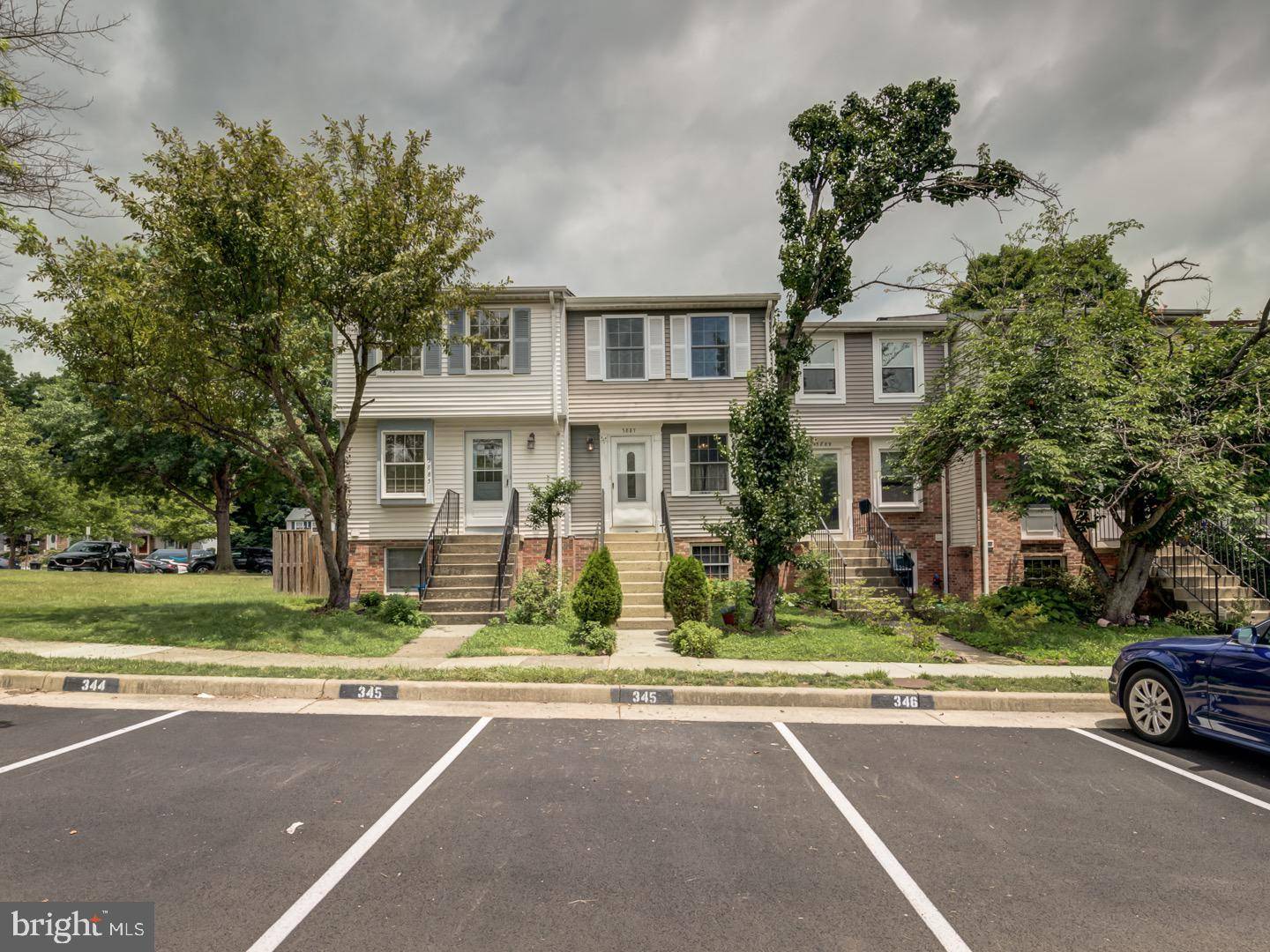 Centreville, VA 20121,5887 CLARENDON SPRINGS PL