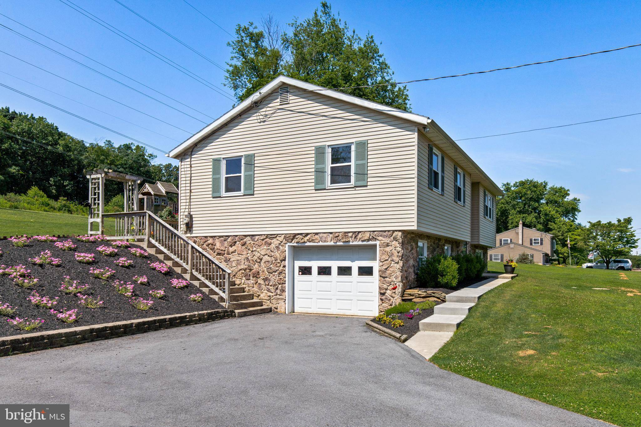 Quarryville, PA 17566,749 DEAVER RD