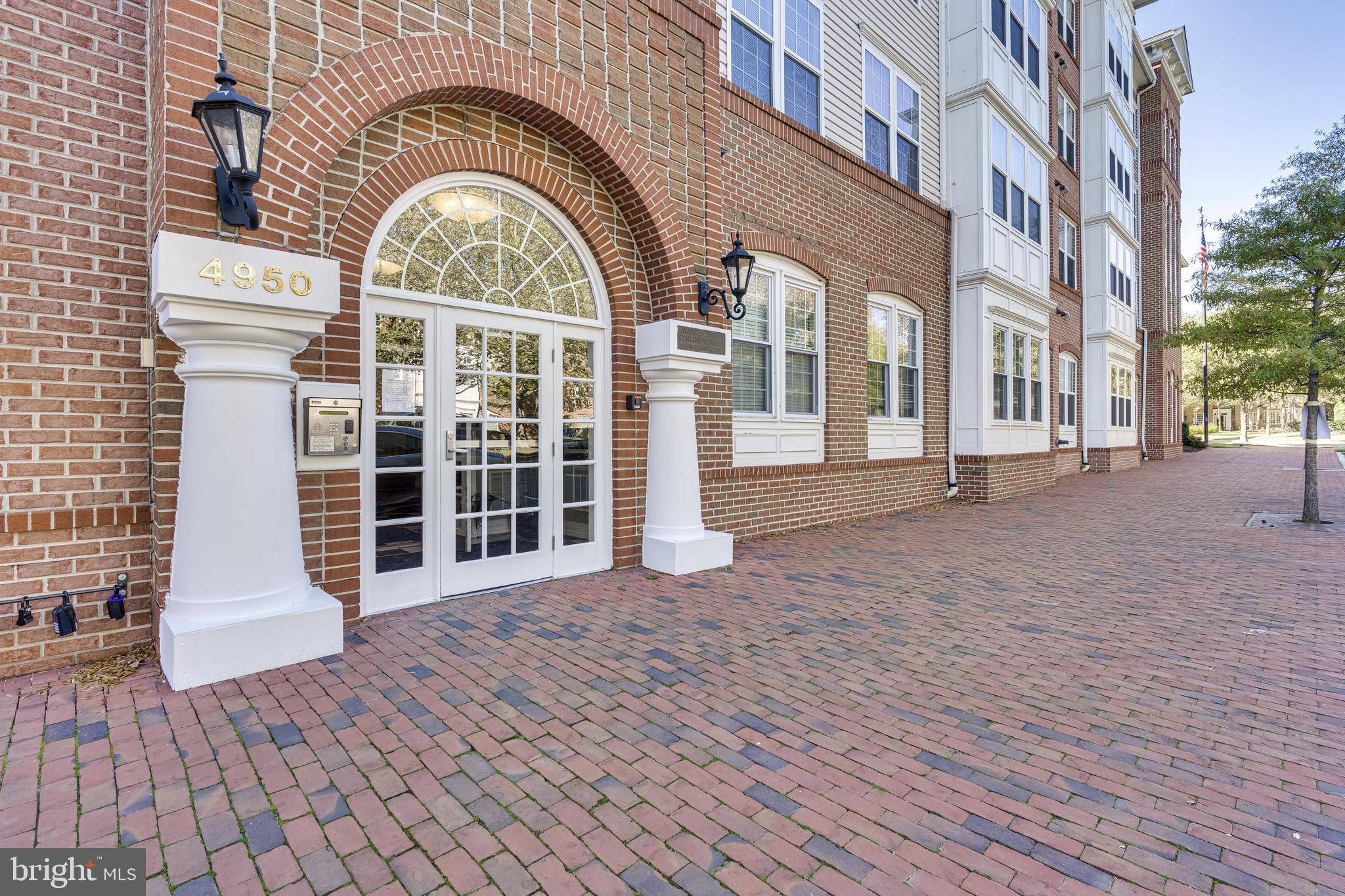 Alexandria, VA 22304,4950 BRENMAN PARK DR #203