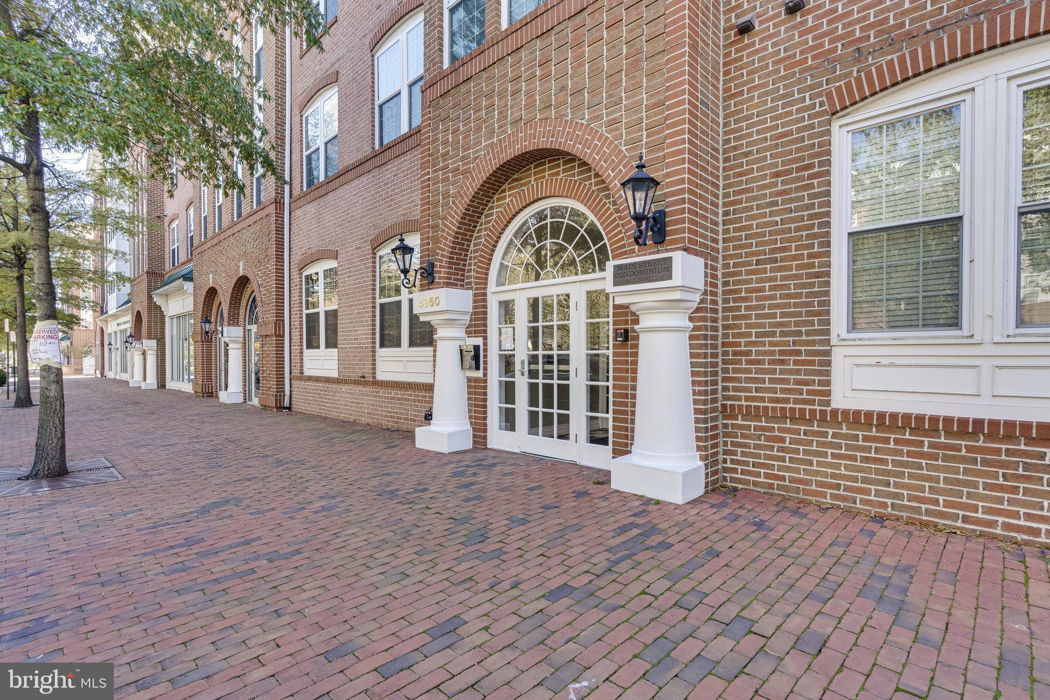 Alexandria, VA 22304,4950 BRENMAN PARK DR #203