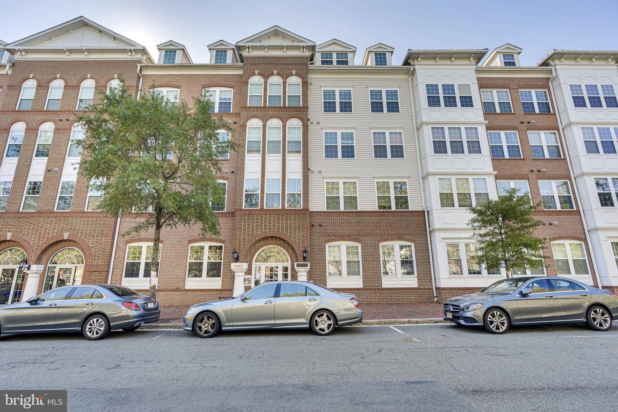 Alexandria, VA 22304,4950 BRENMAN PARK DR #203