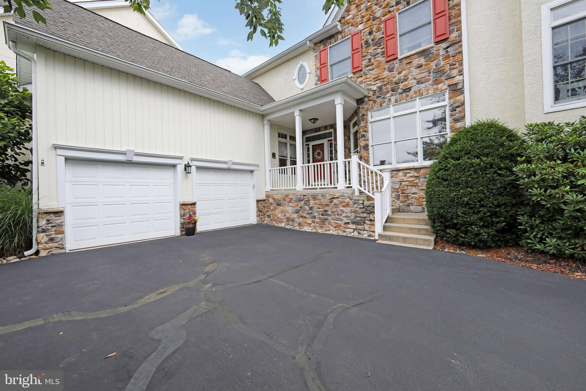 Doylestown, PA 18902,5854 HICKORY HOLLOW LN