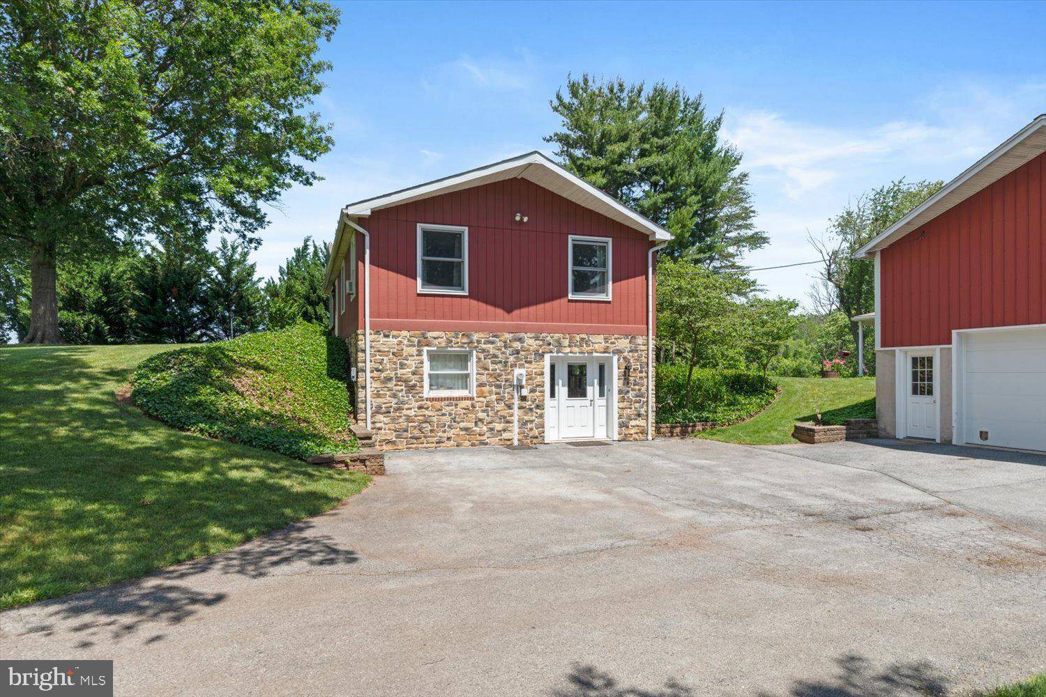 Manheim, PA 17545,1715 LOCUST GROVE RD