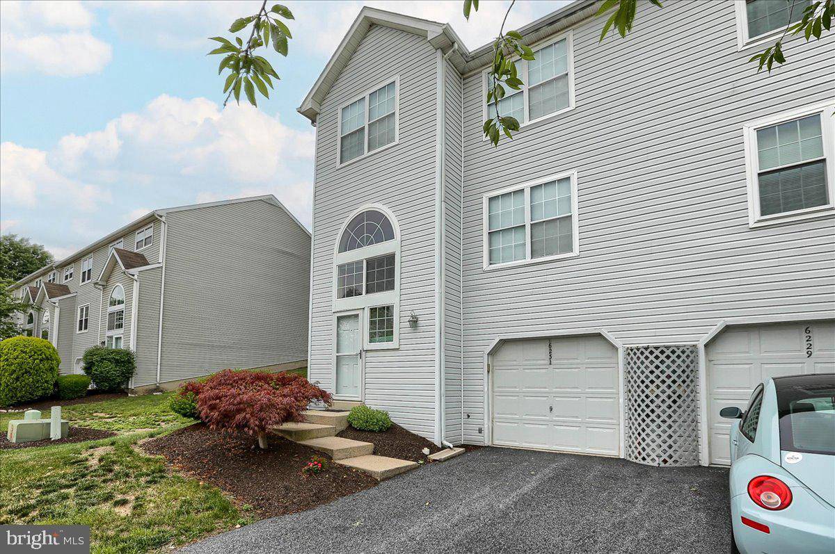 Harrisburg, PA 17111,6231 SPRING KNOLL DR