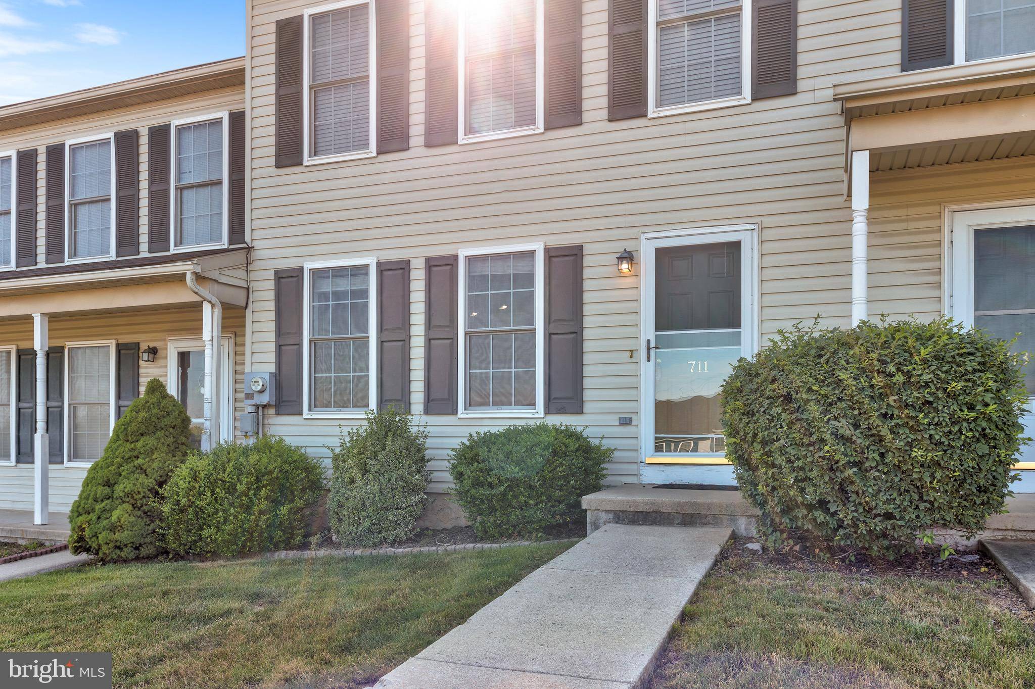 Mount Joy, PA 17552,711 KNOLL DR