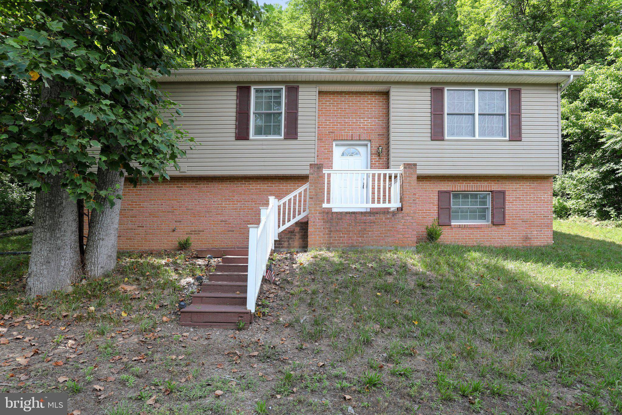 Berkeley Springs, WV 25411,452 SOUTHRIDGE DR