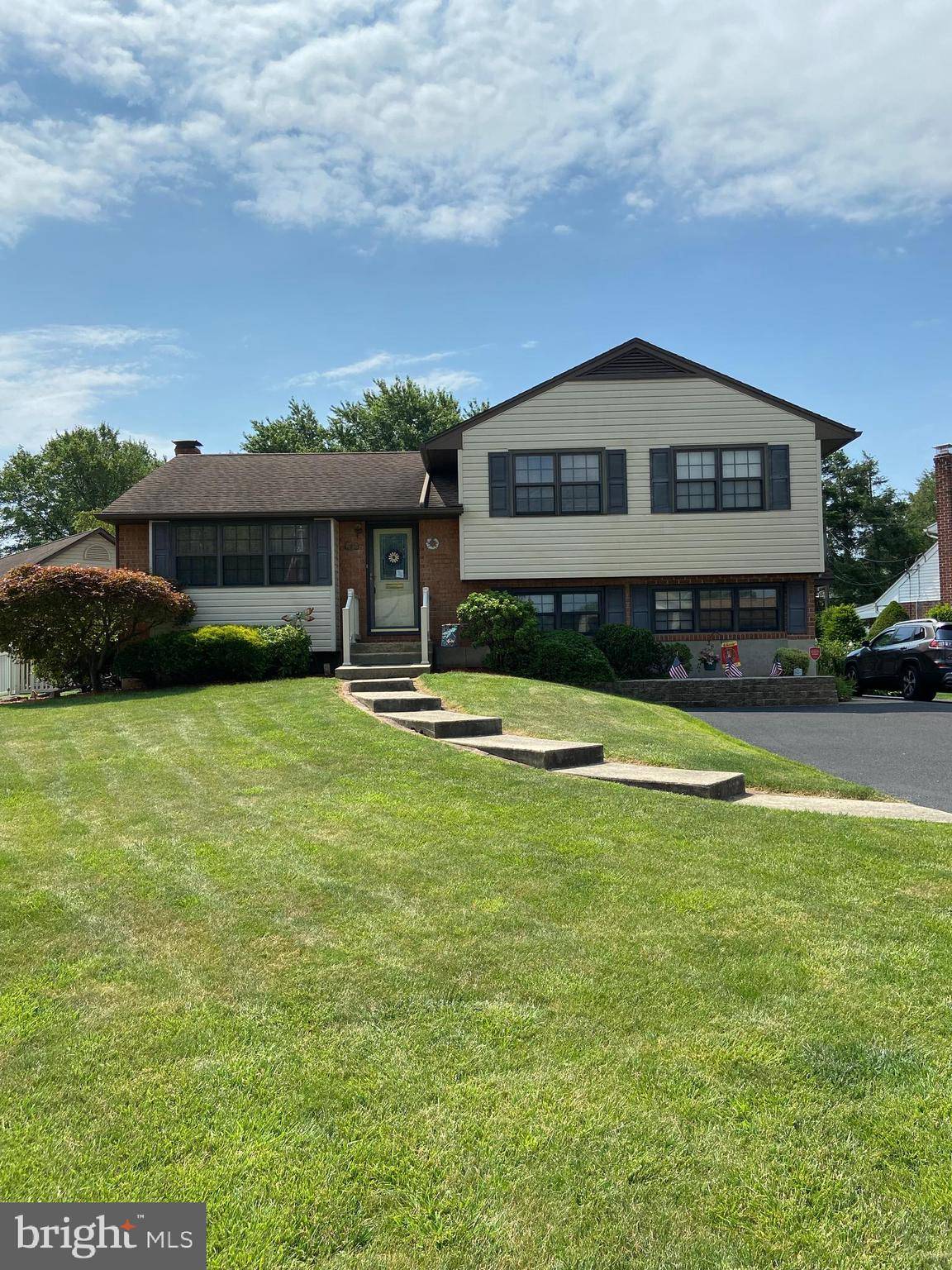 Reading, PA 19608,105 SHAKESPEARE DR