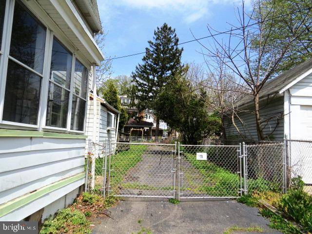 Sharon Hill, PA 19079,225 PINE ST