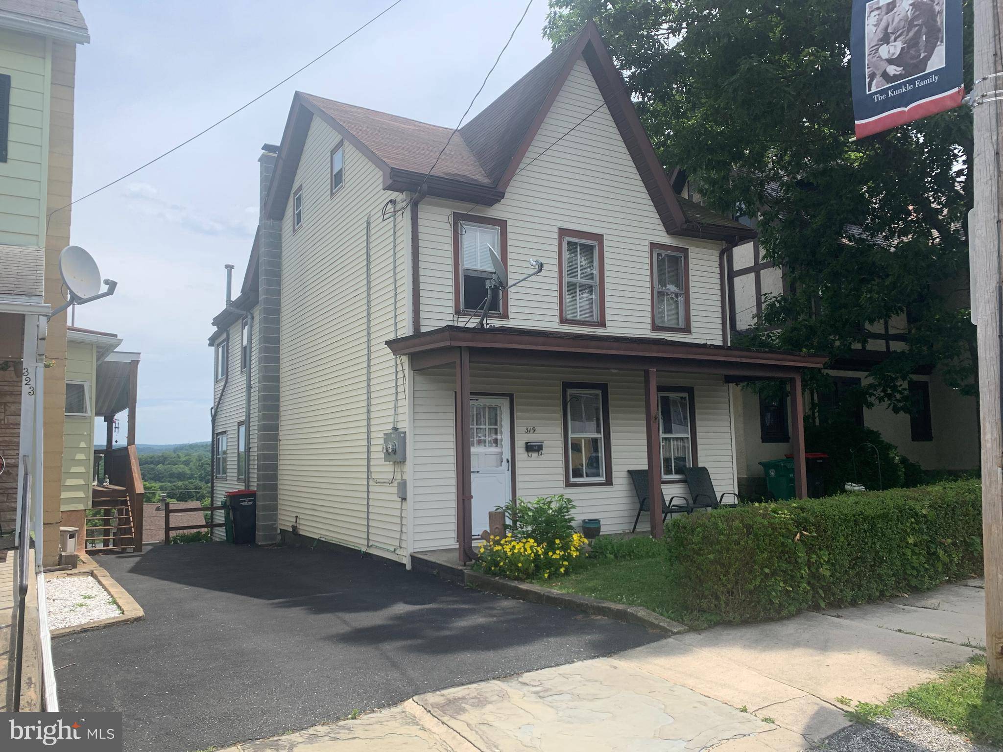 Lehighton, PA 18235,319 N 2ND ST