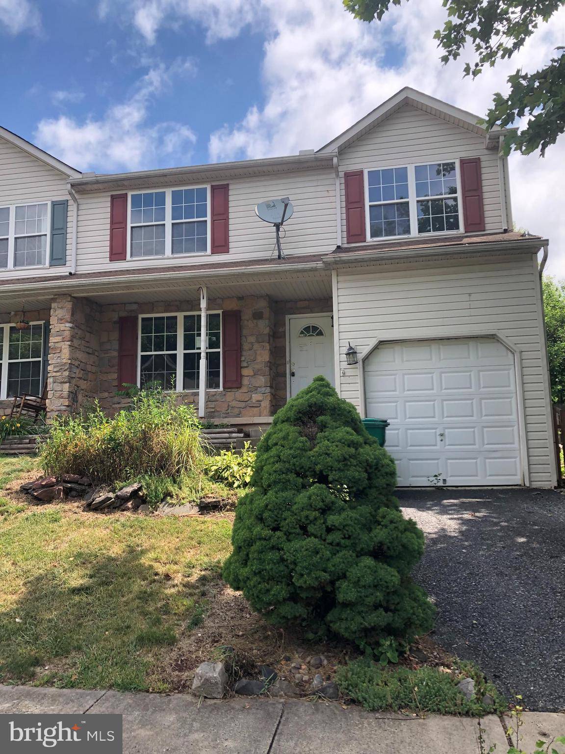 Pennsburg, PA 18073,300 SHIRLEY LN