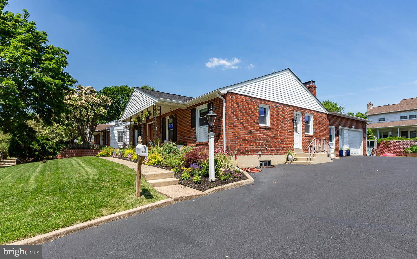 Springfield, PA 19064,352 HEMLOCK LN