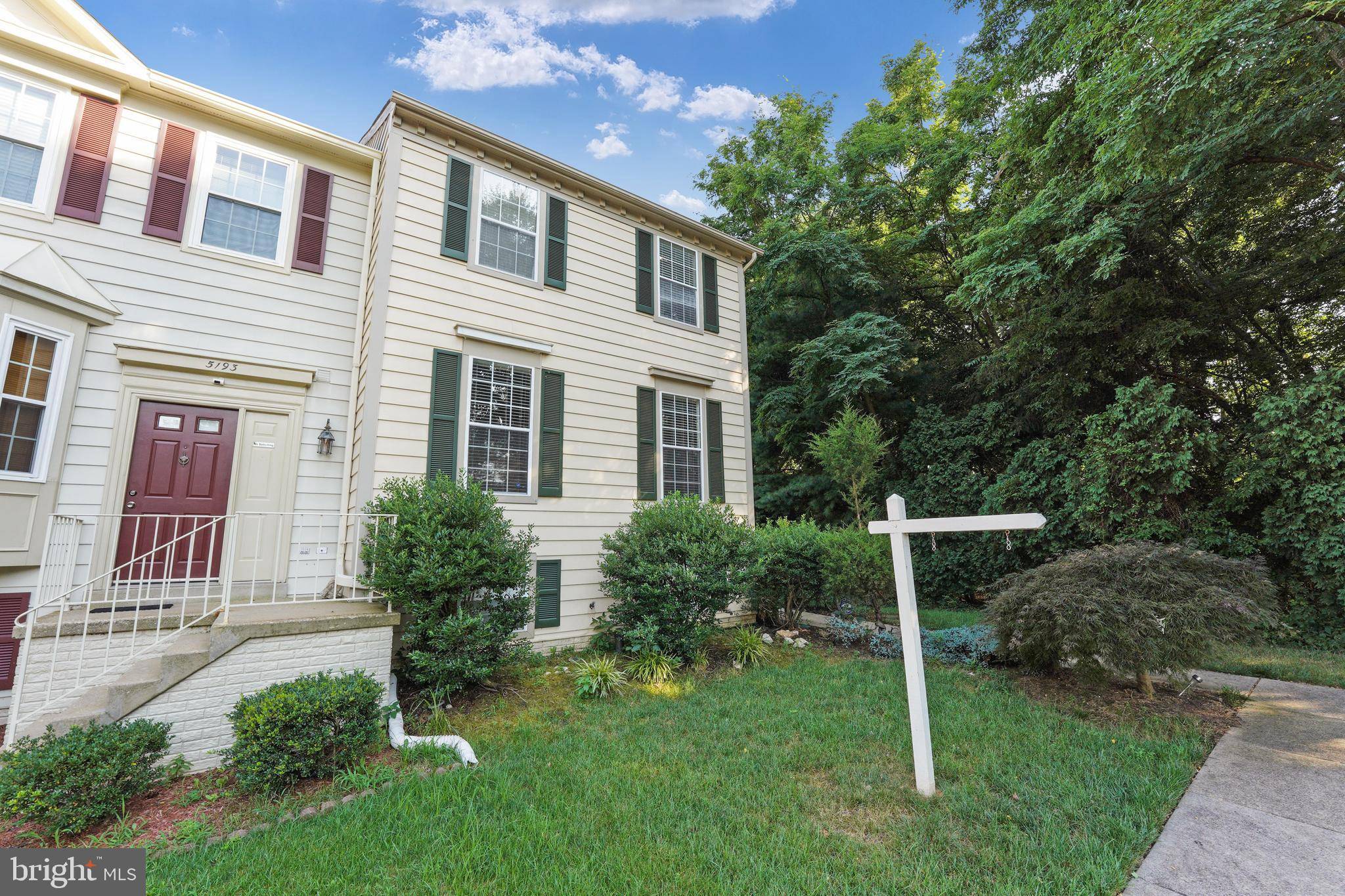 Woodbridge, VA 22193,5195 SALT POND PL