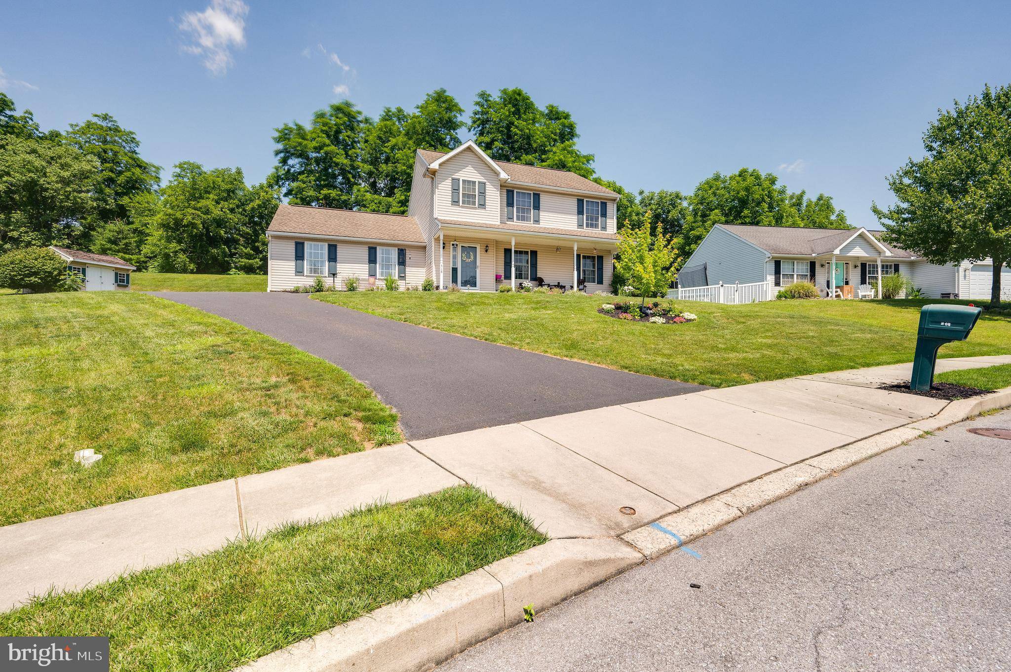 Blandon, PA 19510,418 COLONIAL CT