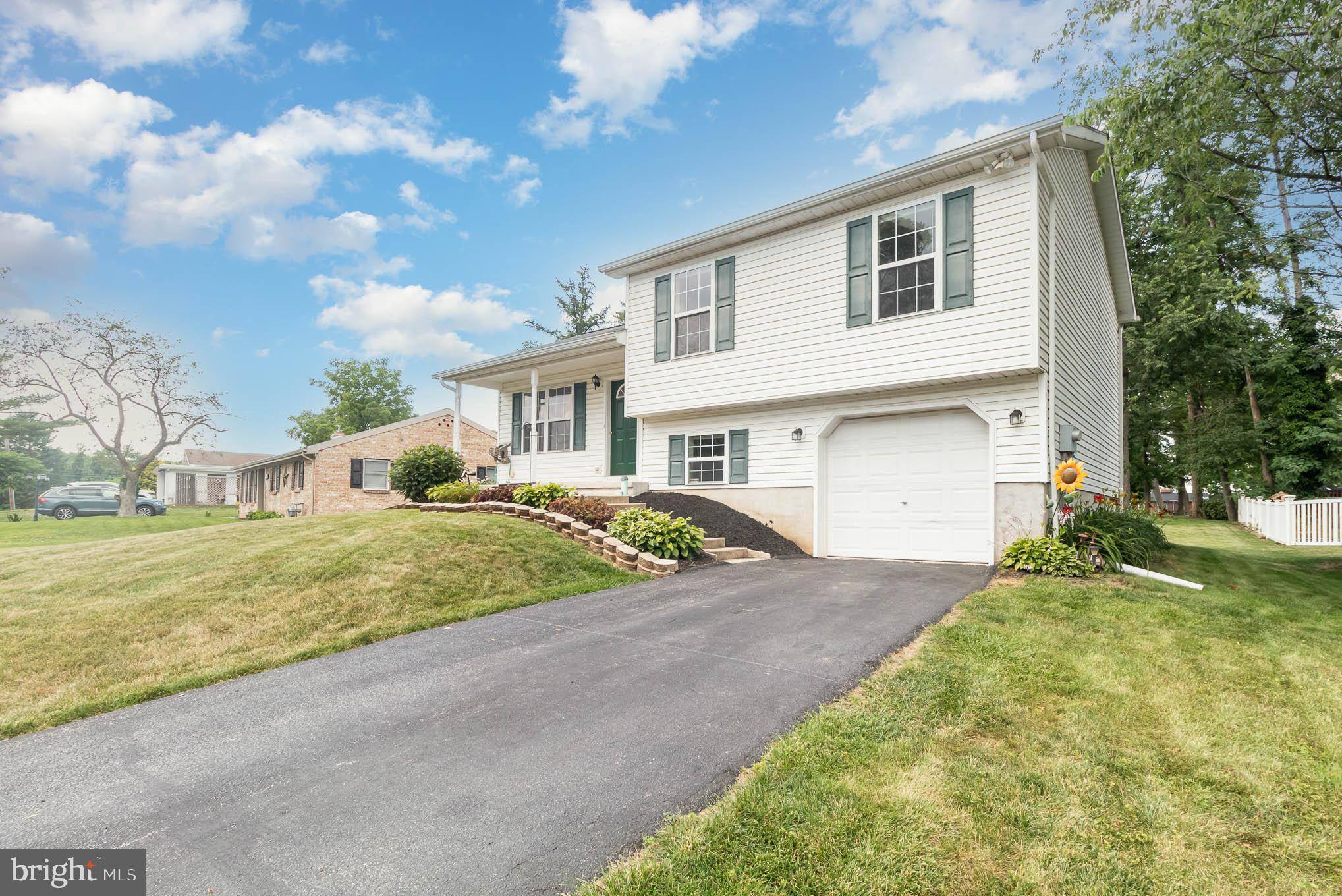 Dover, PA 17315,2825 SHERWOOD LN