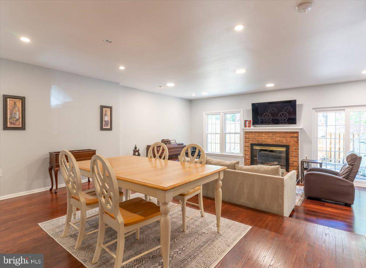 Alexandria, VA 22306,2736 CARTER FARM CT