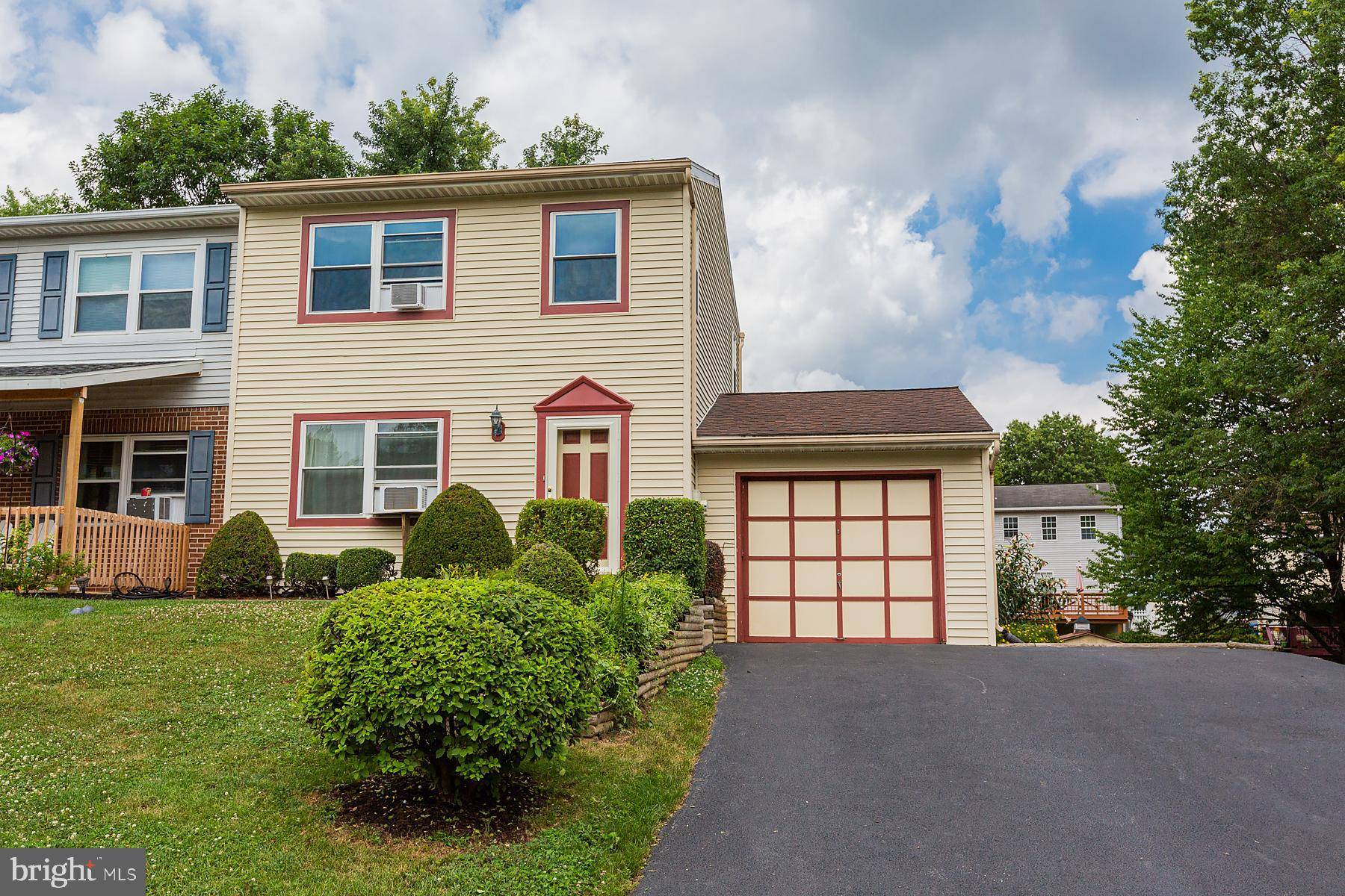 Lancaster, PA 17603,1046 MONTICELLO LN