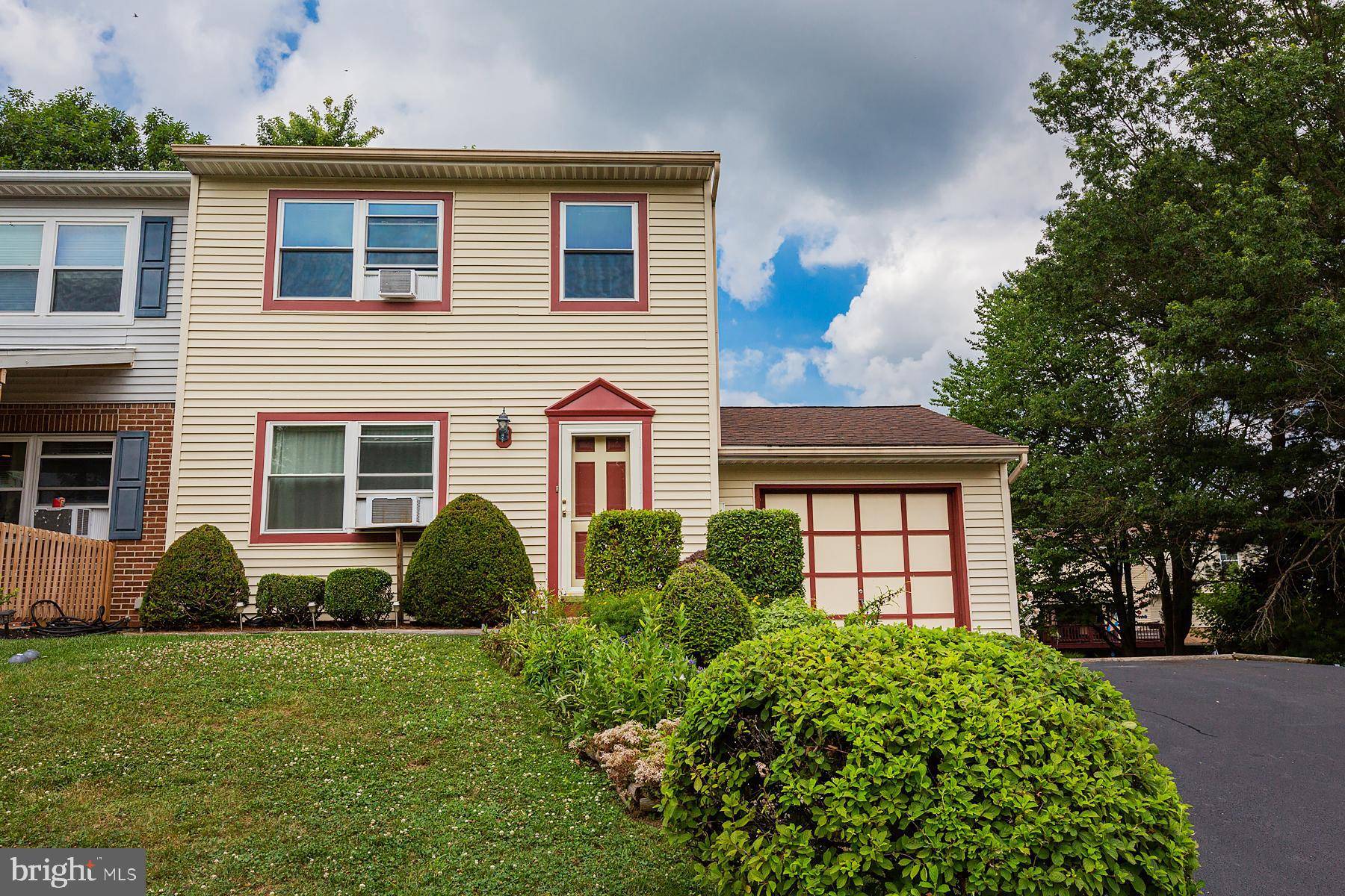 Lancaster, PA 17603,1046 MONTICELLO LN