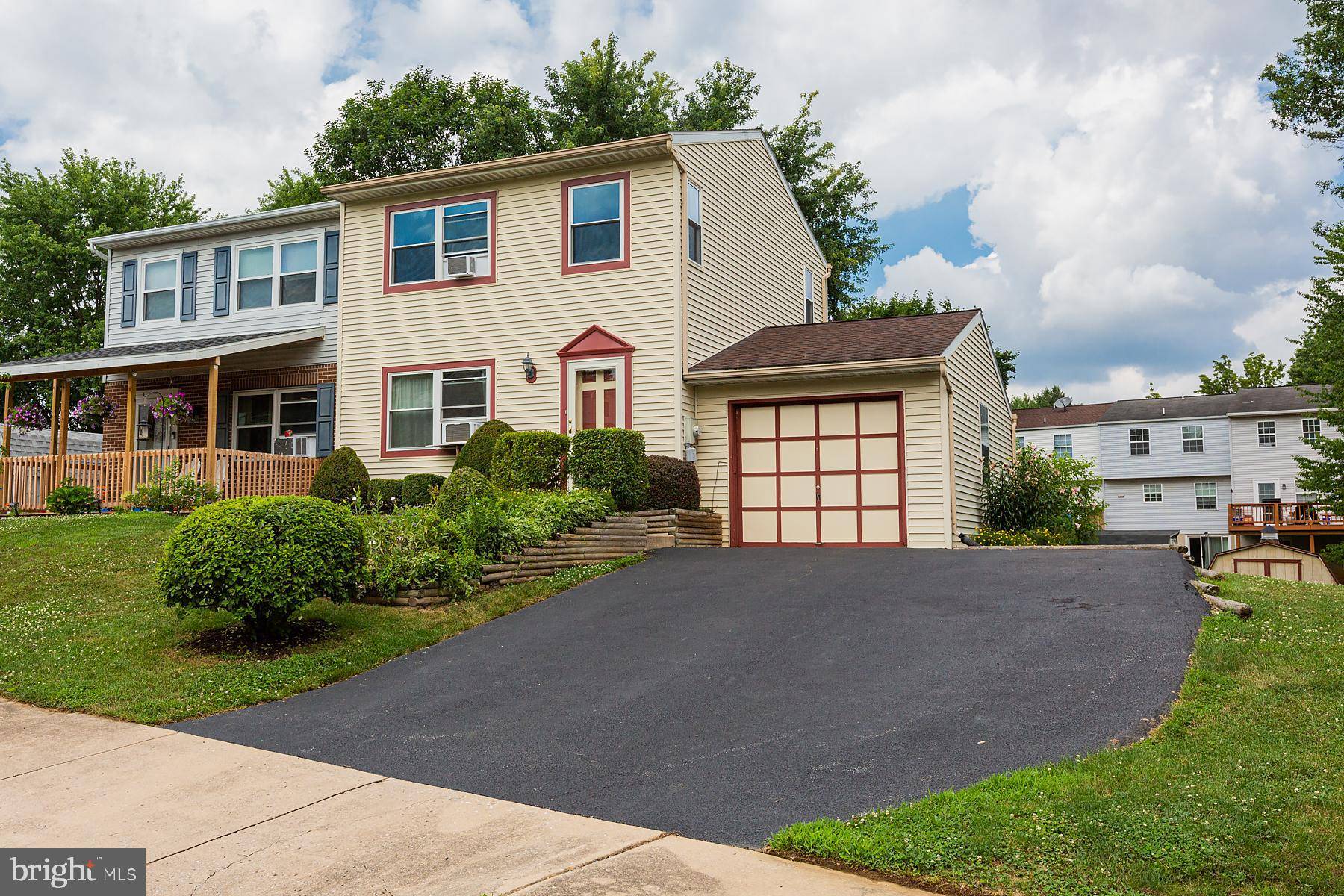 Lancaster, PA 17603,1046 MONTICELLO LN