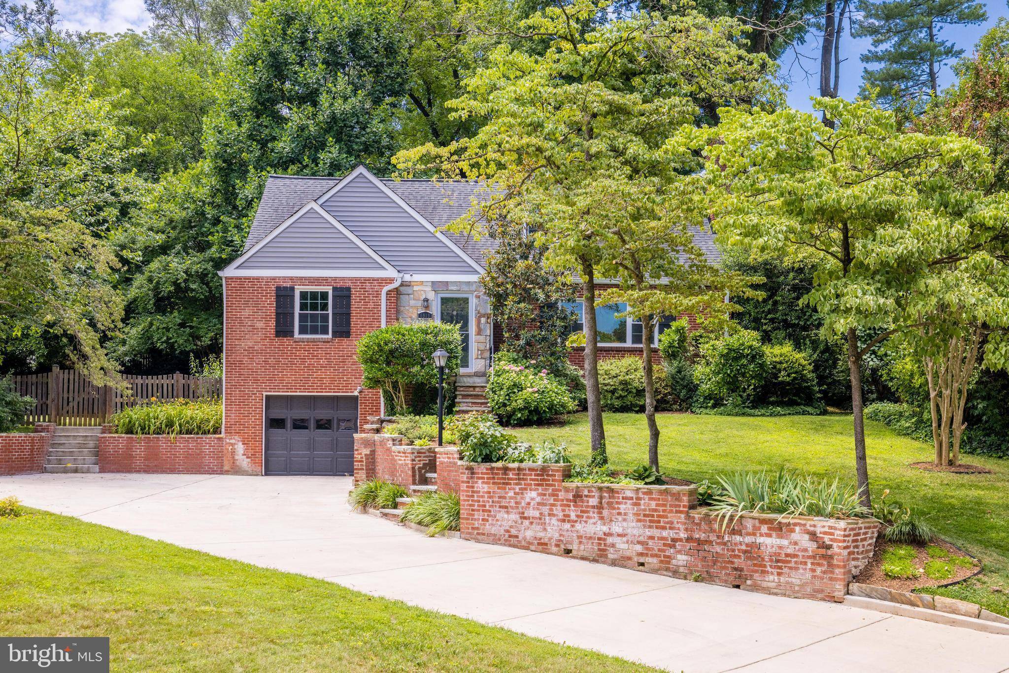 Annandale, VA 22003,6919 LEE PL