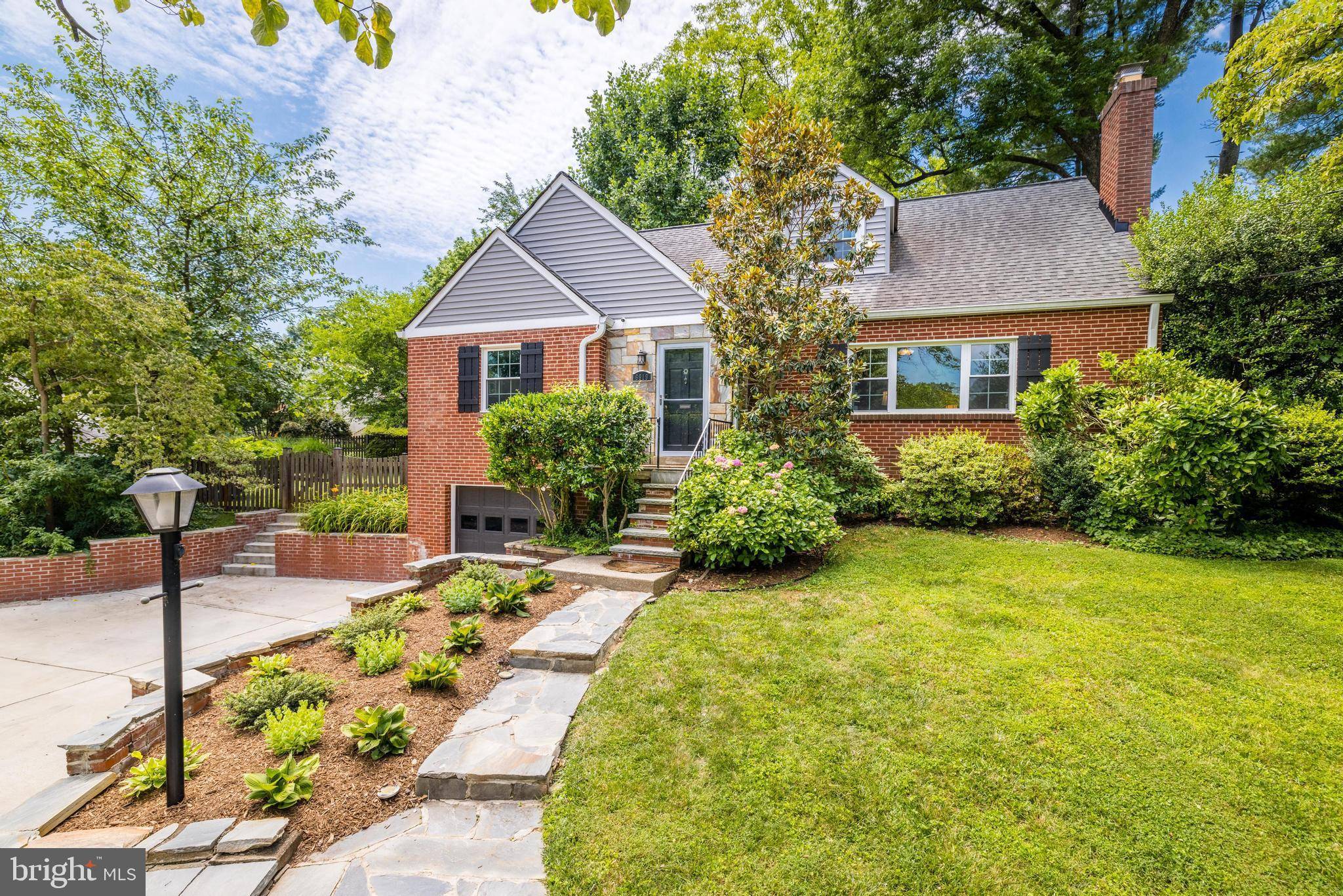 Annandale, VA 22003,6919 LEE PL