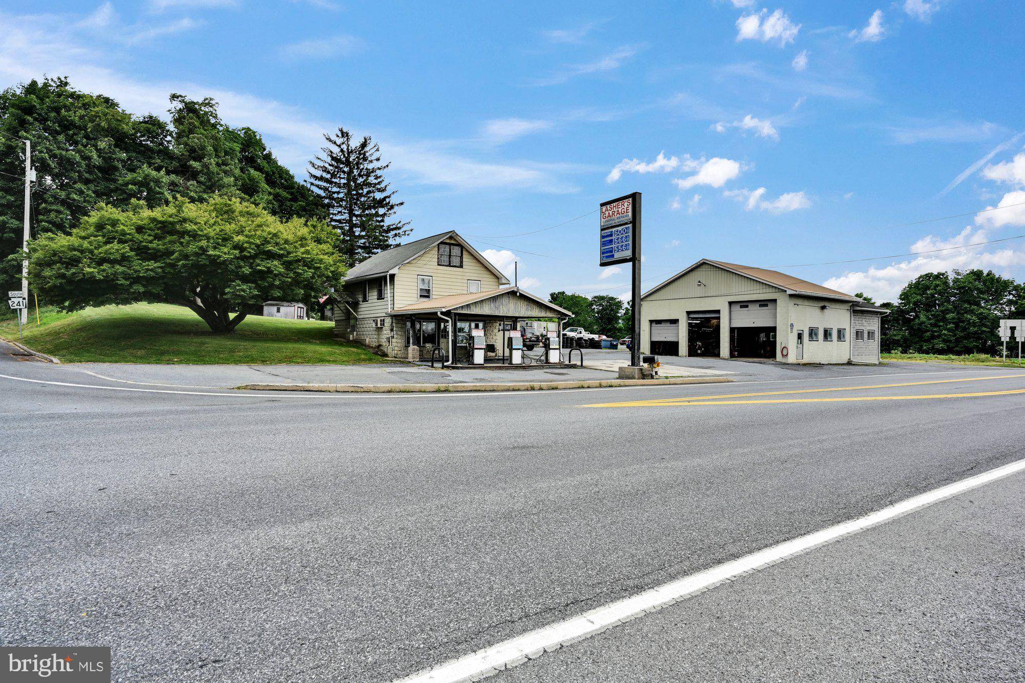 Lebanon, PA 17042,812 HORSESHOE PIKE