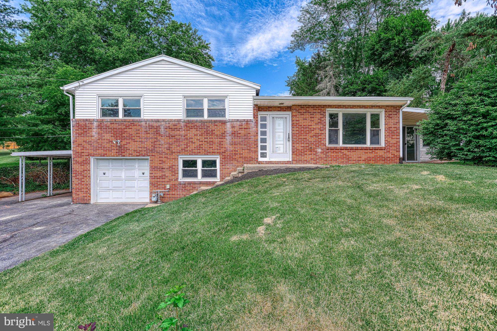 York, PA 17408,1901 OAKLEY DR