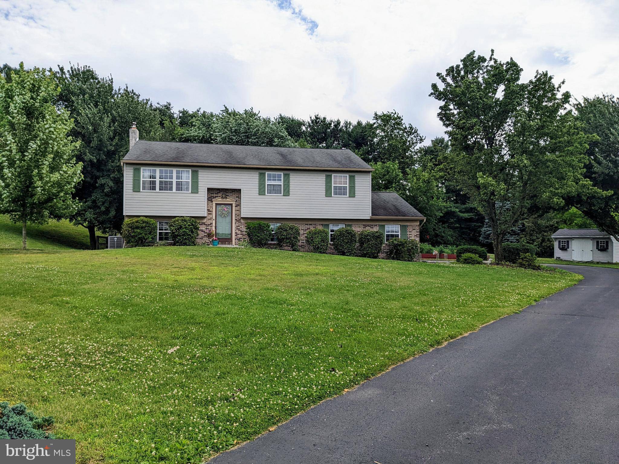 Slatington, PA 18080,6526 ROBIN CIR