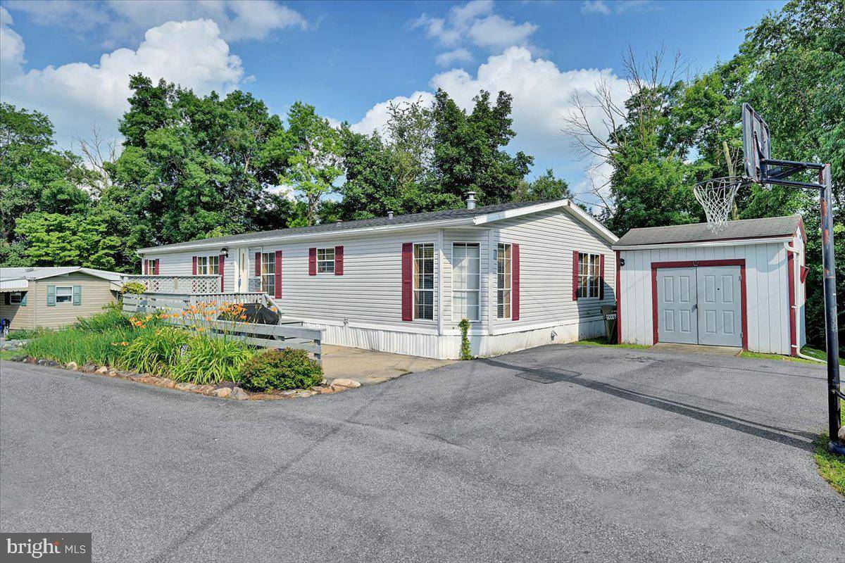 Manheim, PA 17545,10 CRYSTAL DR