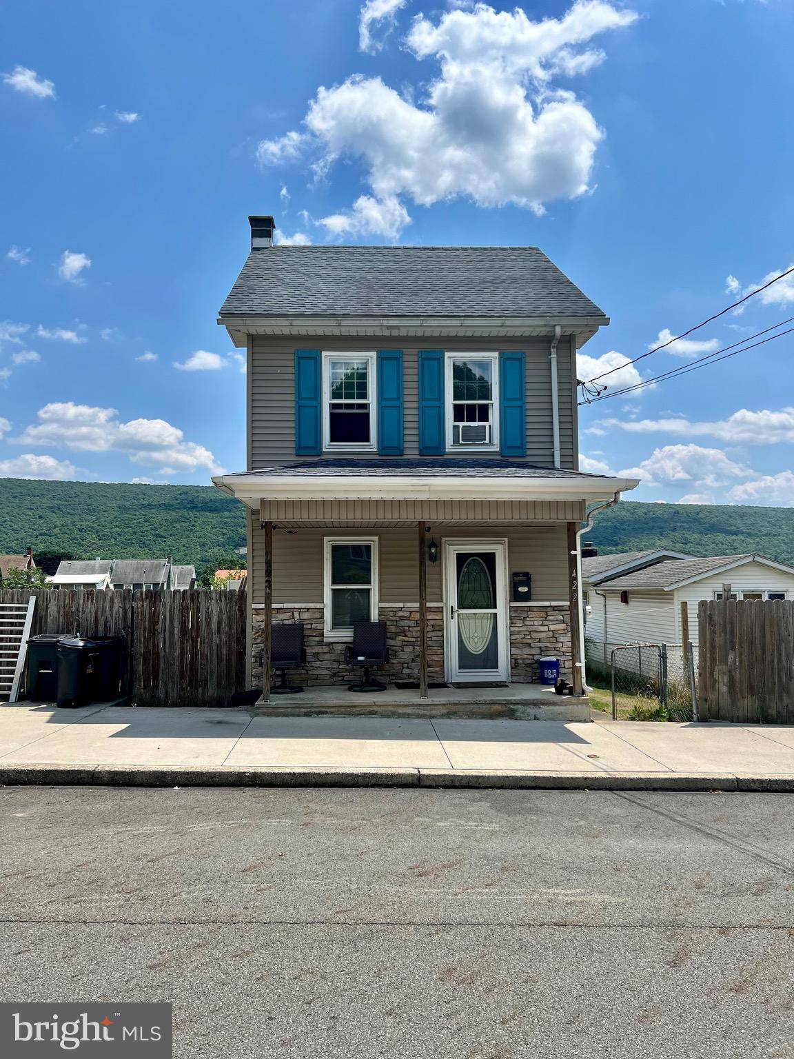 Williamstown, PA 17098,422 W BROAD ST