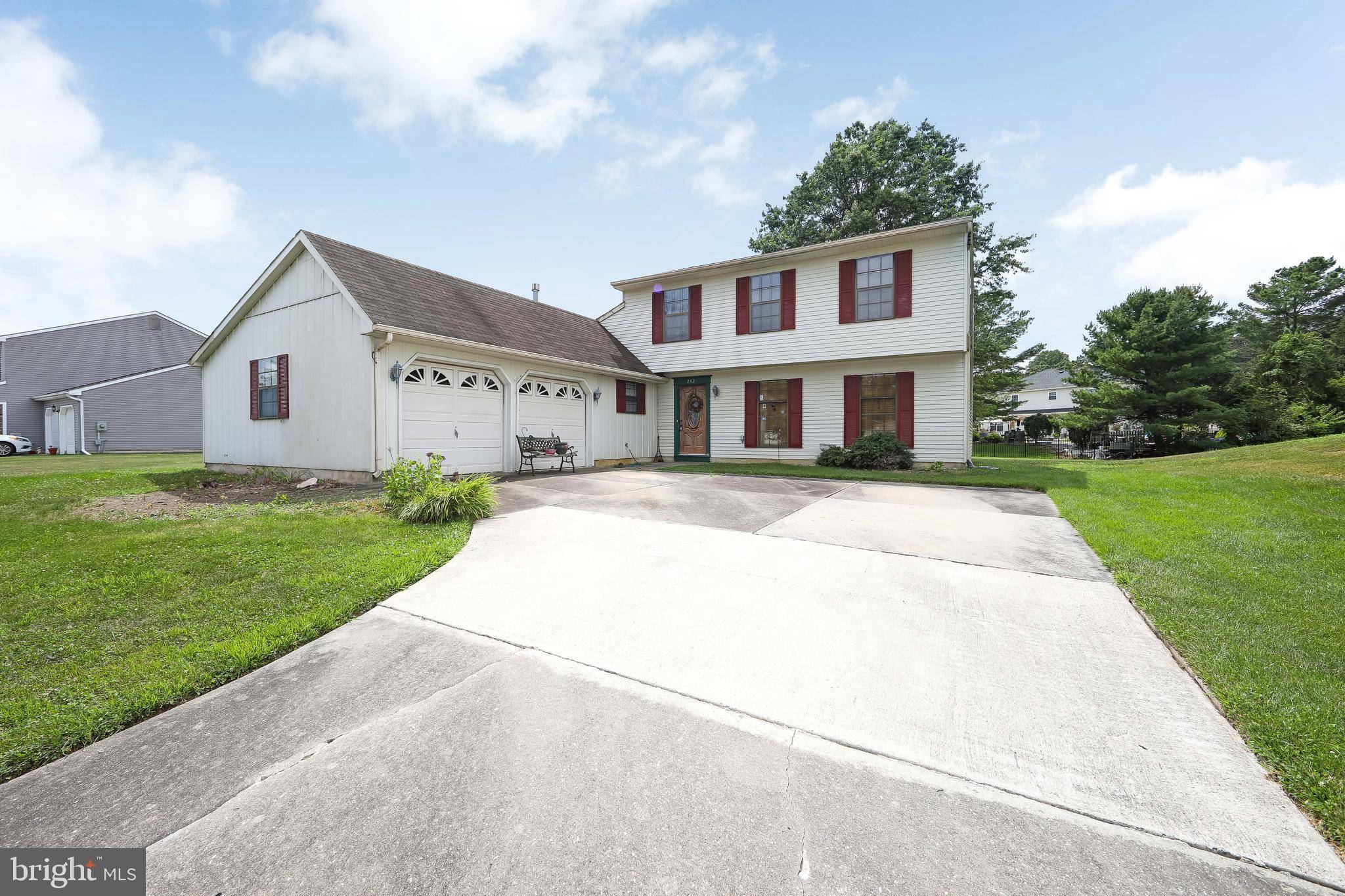 Sewell, NJ 08080,242 PINE VALLEY LN