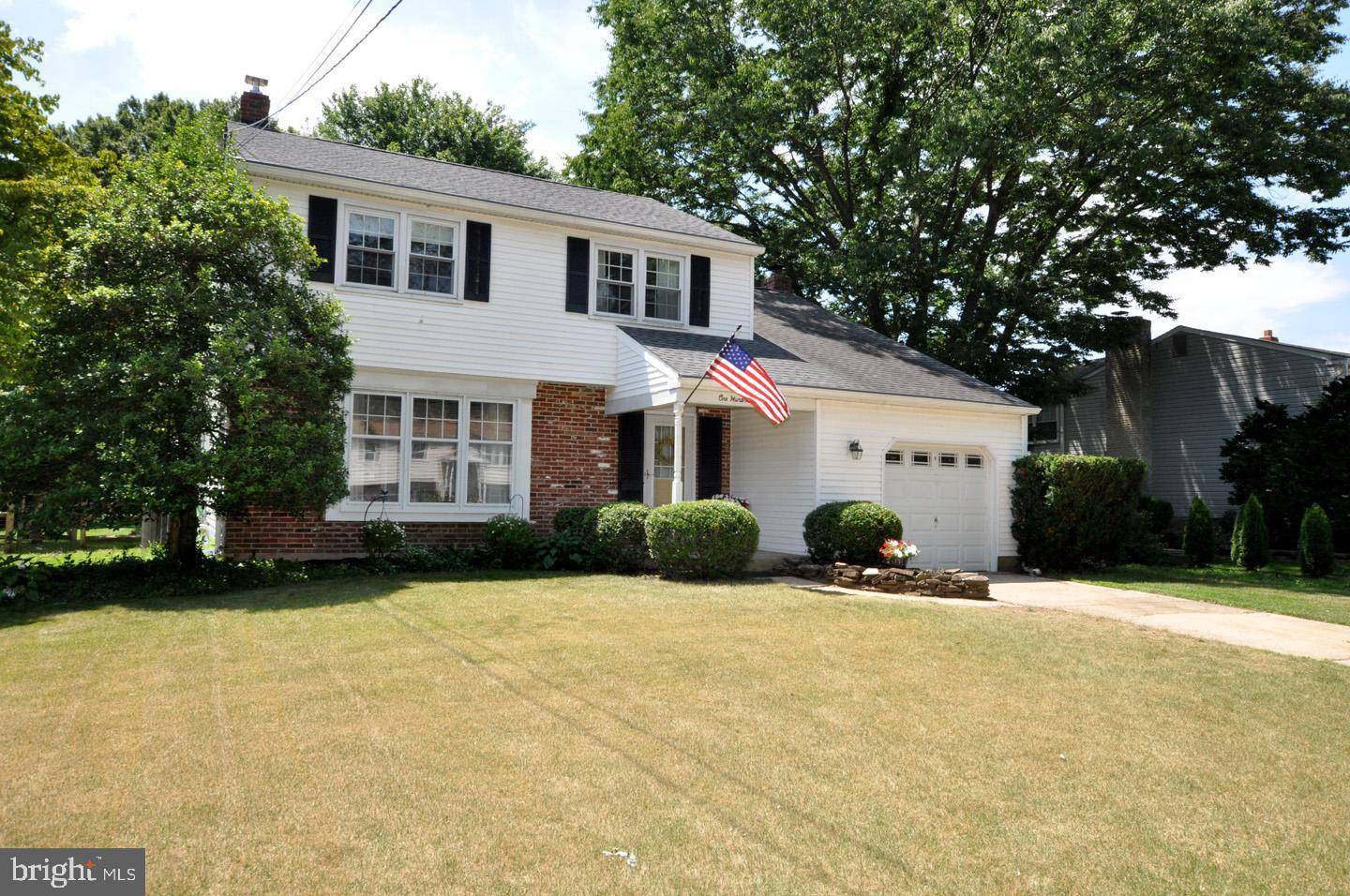 Cinnaminson, NJ 08077,114 WOODVIEW LN