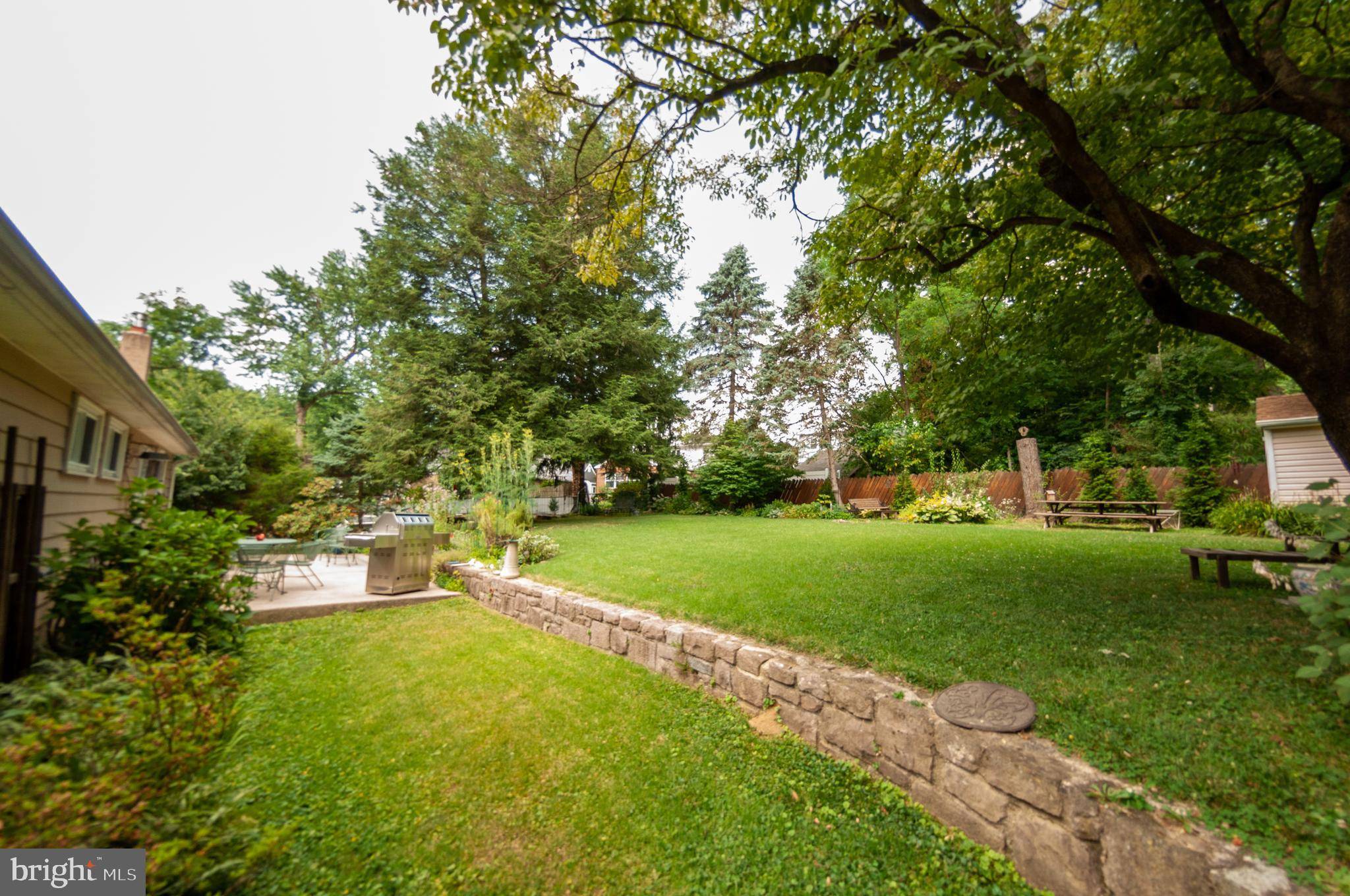 Huntingdon Valley, PA 19006,1066 WINDING CREEK LN