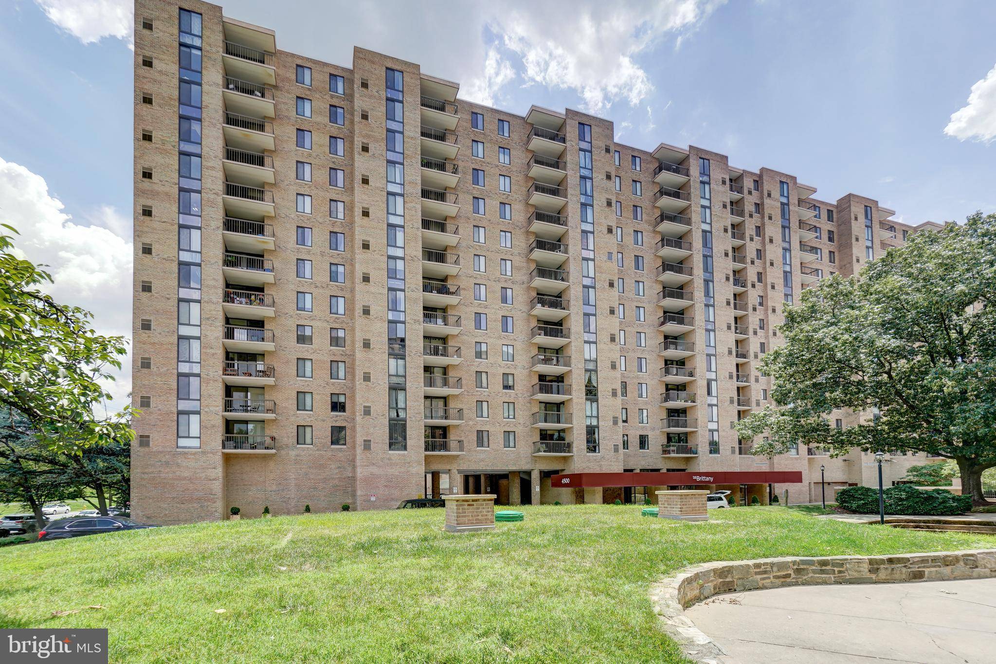 Arlington, VA 22204,4500 S FOUR MILE RUN DR #303