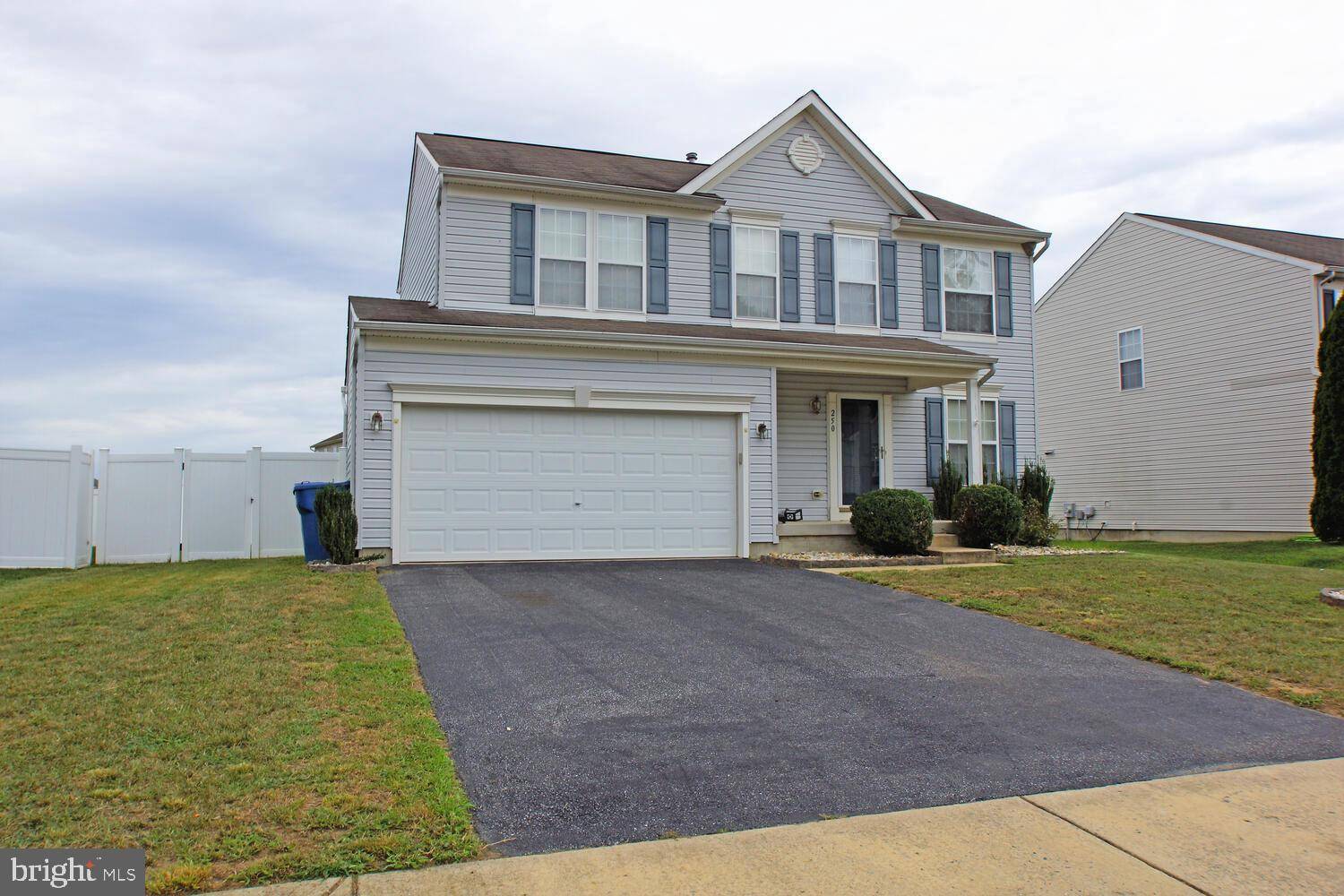 Camden Wyoming, DE 19934,250 LONE TREE DR