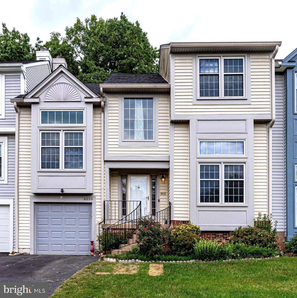 Centreville, VA 20121,6533 PALISADES DR