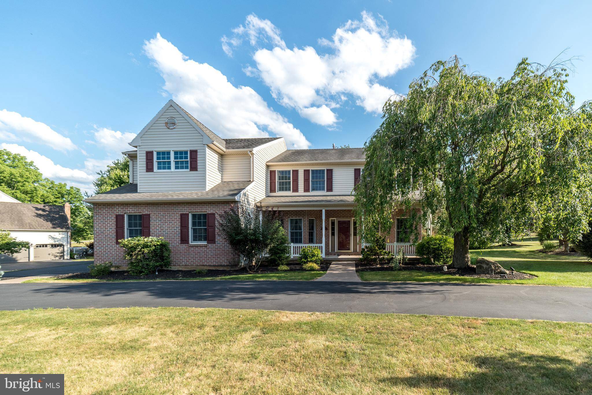 Hellertown, PA 18055,1882 MILL RUN CT