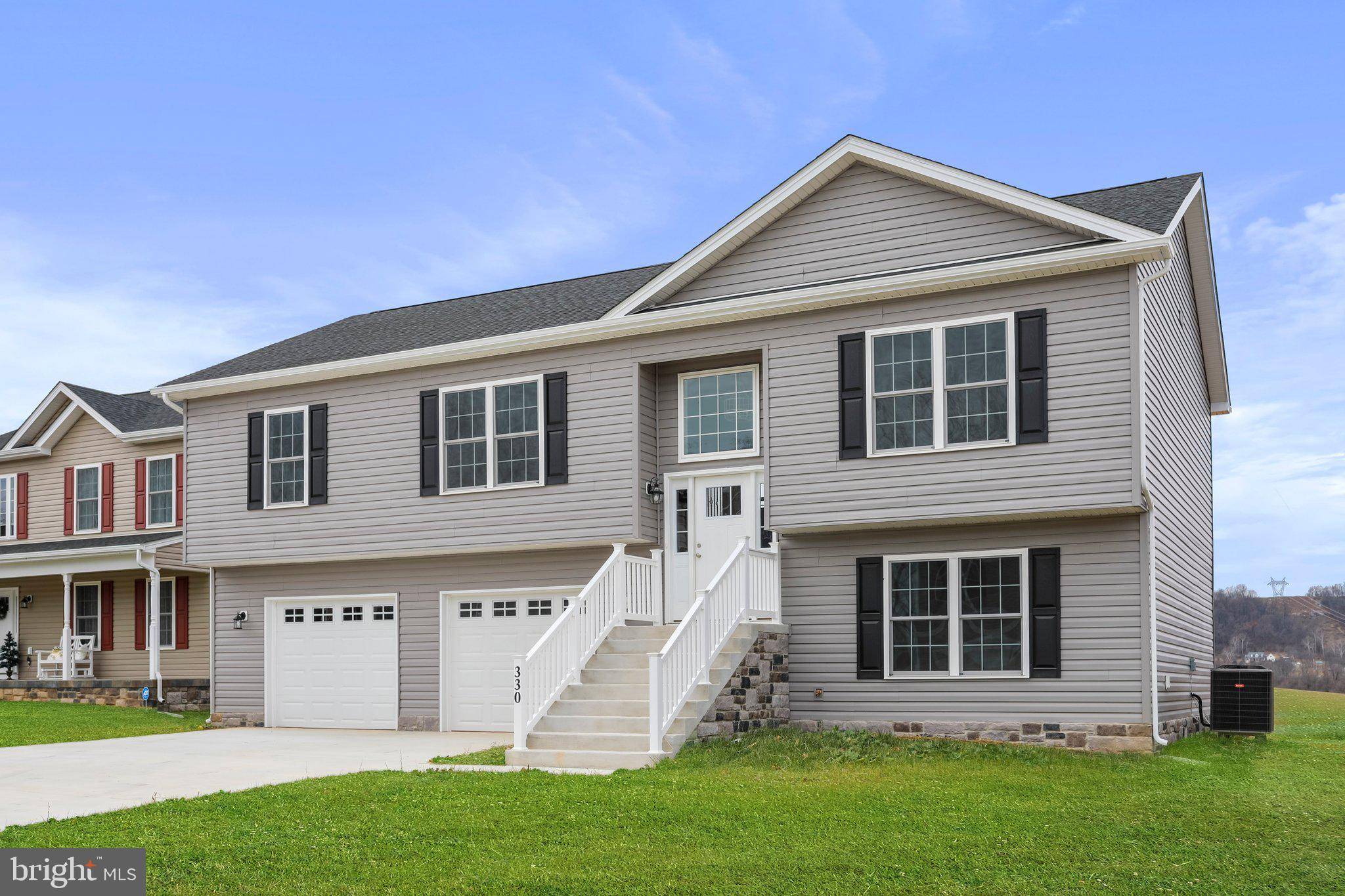 Martinsburg, WV 25403,330 POCHARDS CT