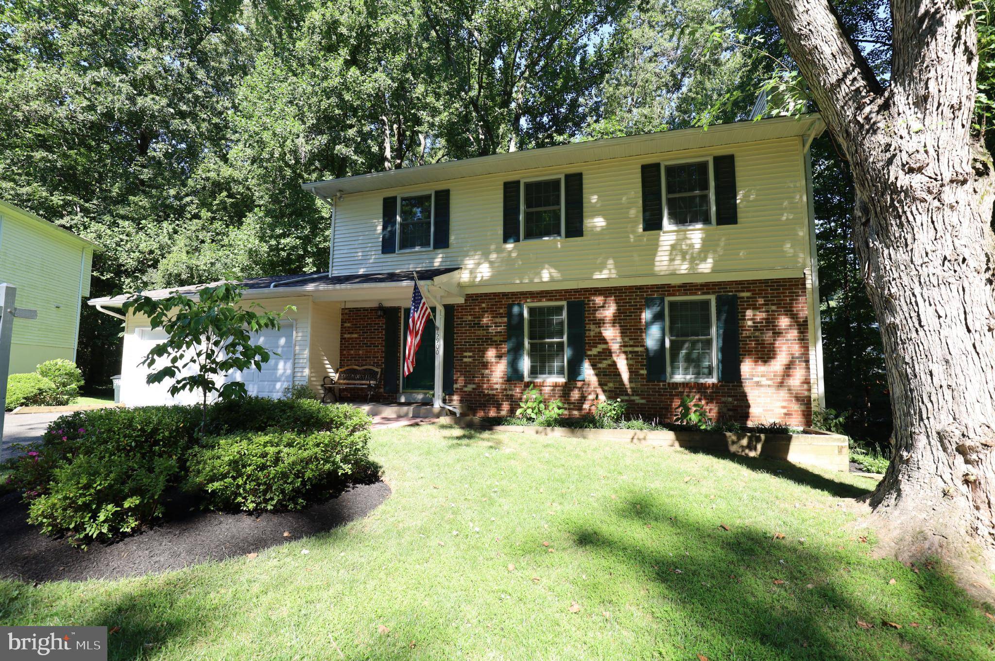 Burke, VA 22015,5900 HOLLOW OAK CT