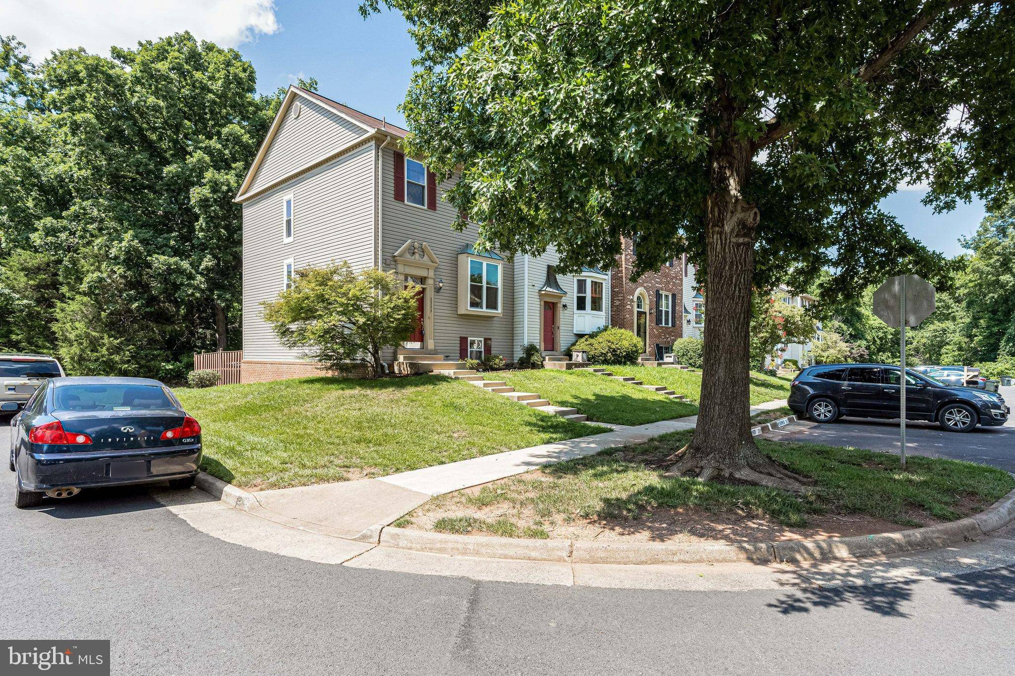 Herndon, VA 20171,3323 PINEY RIDGE CT