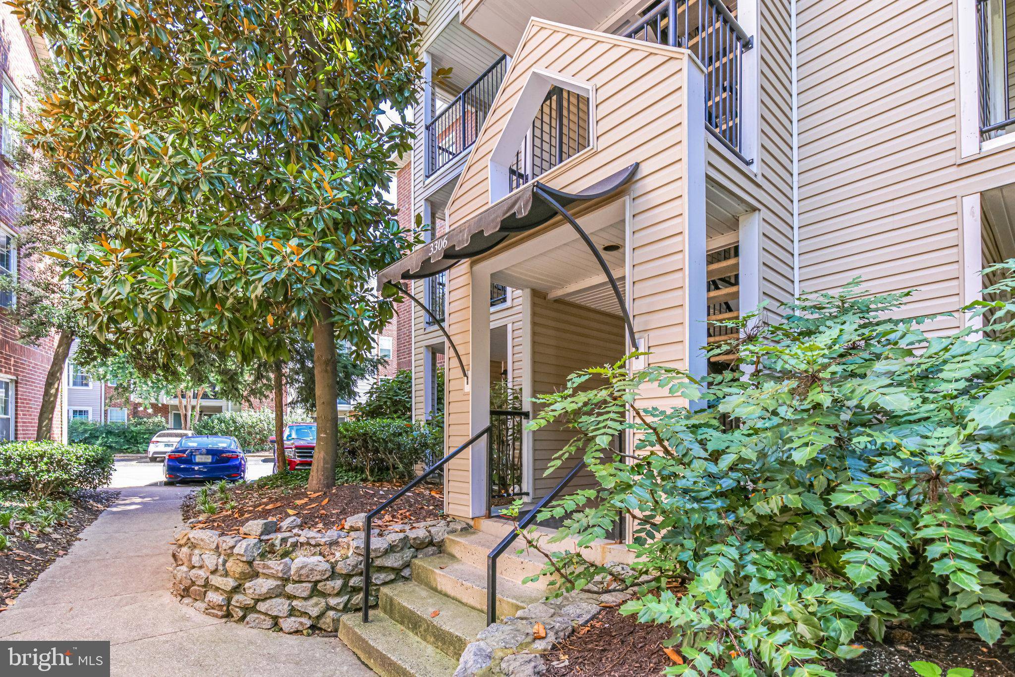 Alexandria, VA 22302,3306 WYNDHAM CIR #227