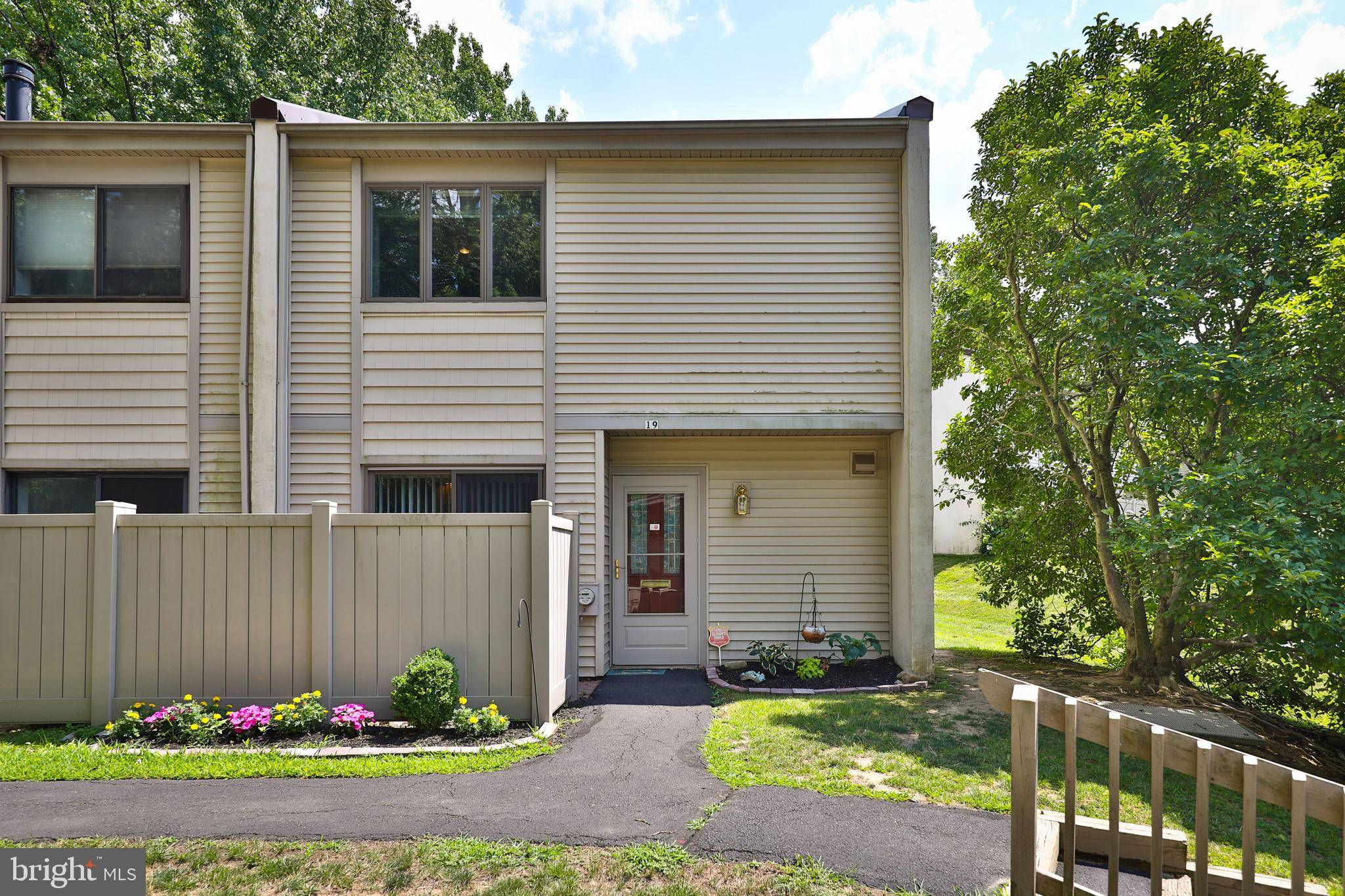 Willow Grove, PA 19090,19 TWIN BROOKS DR #19