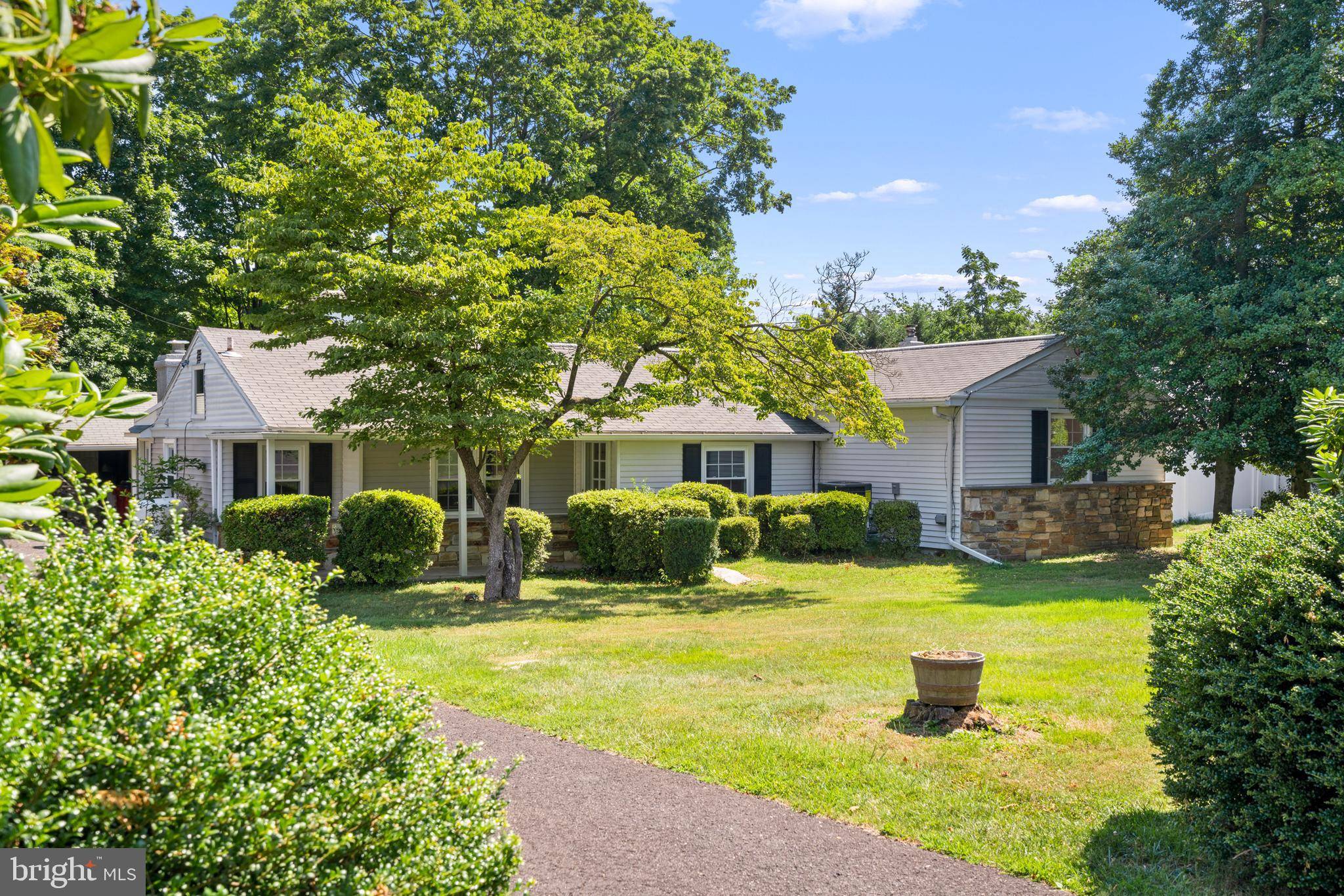 Warminster, PA 18974,577 CITATION LN