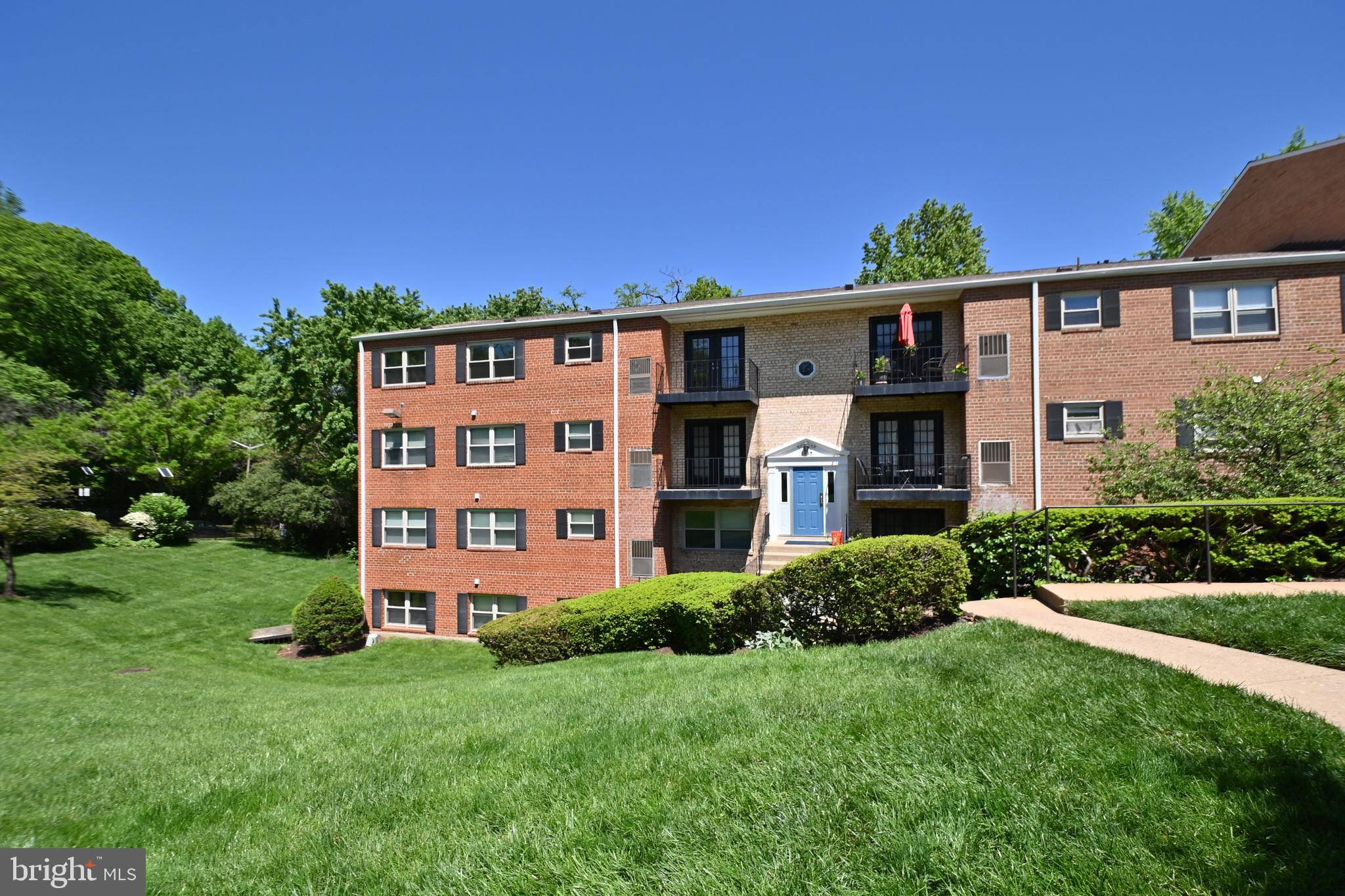 Alexandria, VA 22312,5935 QUANTRELL AVE #103