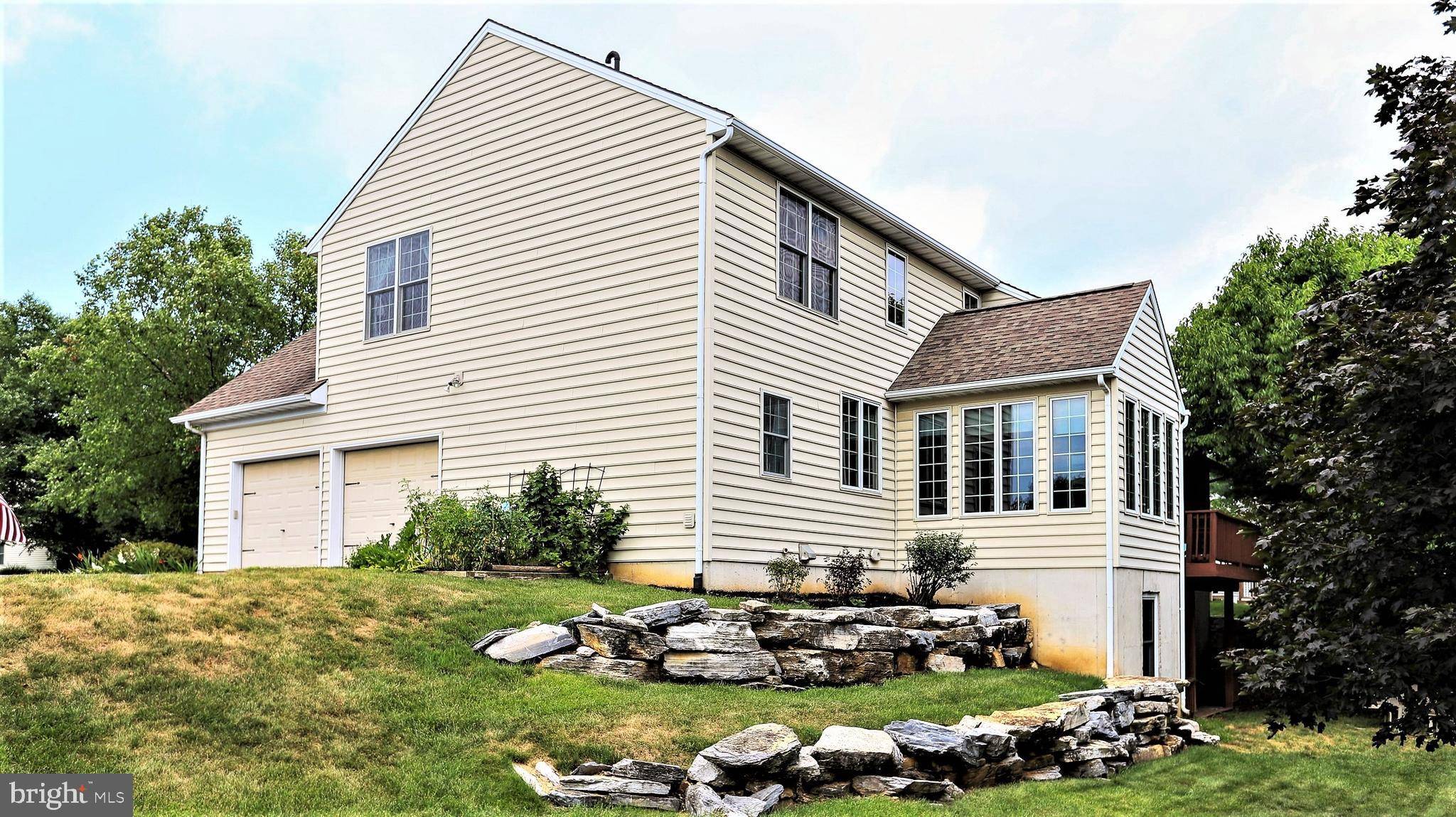 Hummelstown, PA 17036,1115 STONE CREEK DR