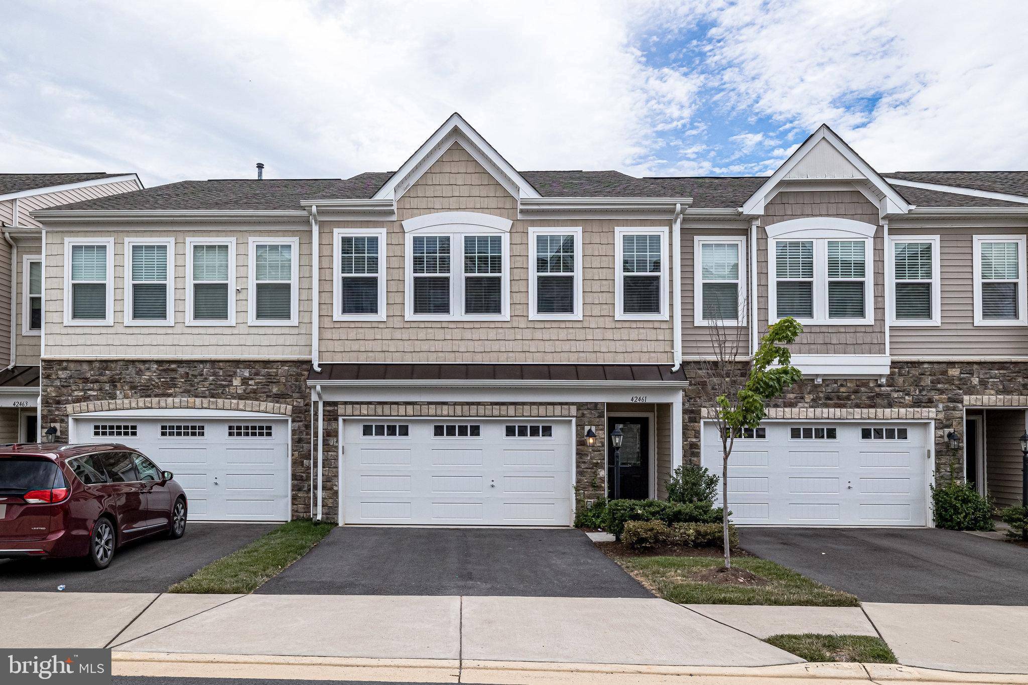 Ashburn, VA 20148,42461 BENFOLD SQ